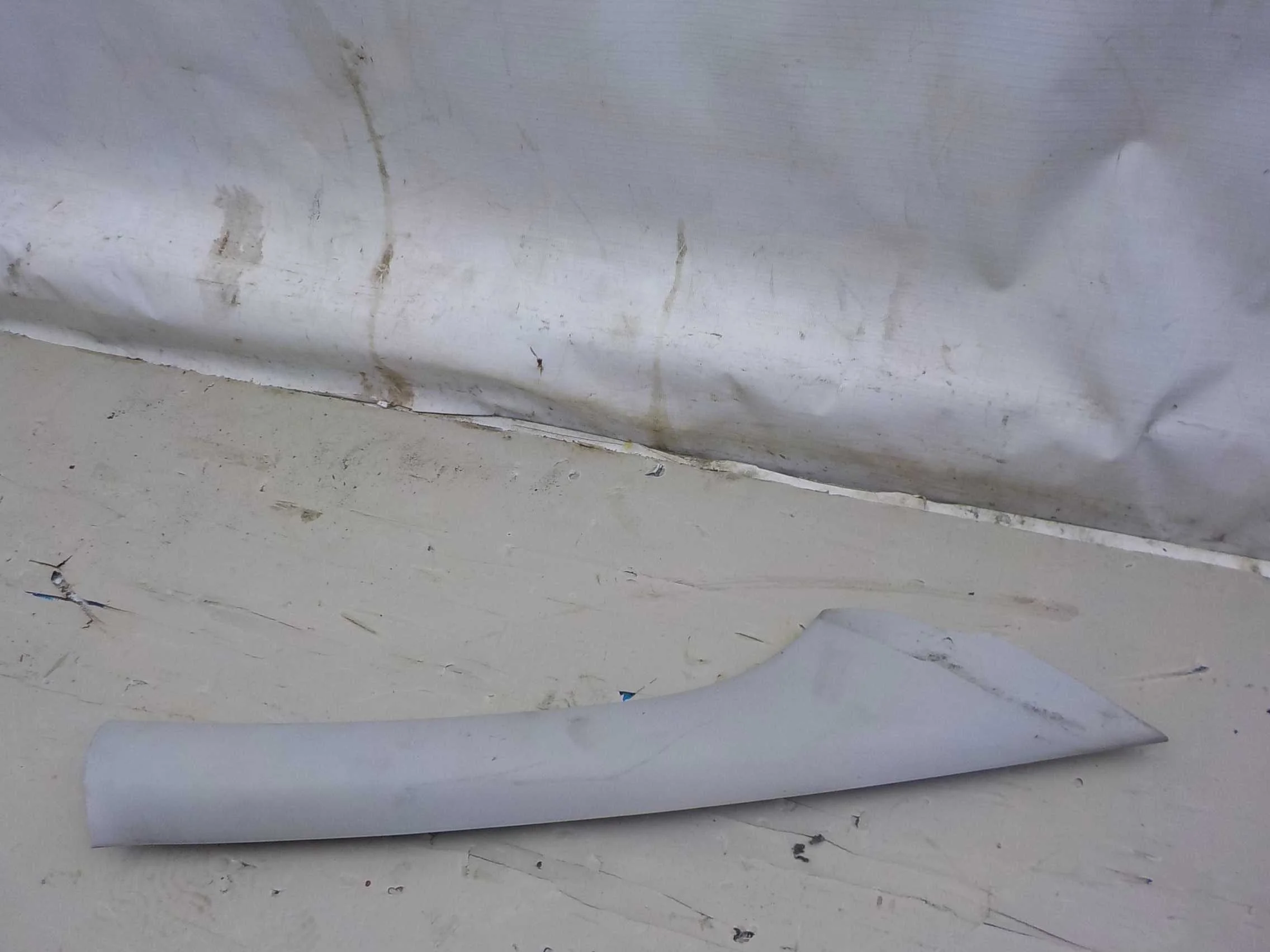 Обшивка стойки лобового стекла Volkswagen Polo V (2009—2015)  Право