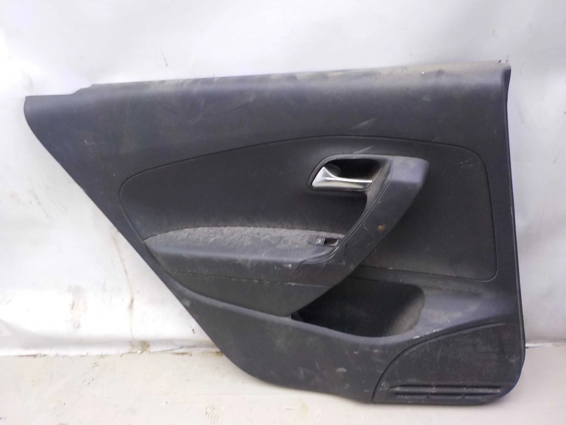 Обшивка двери Volkswagen Polo V (2009—2015) Зад Лево