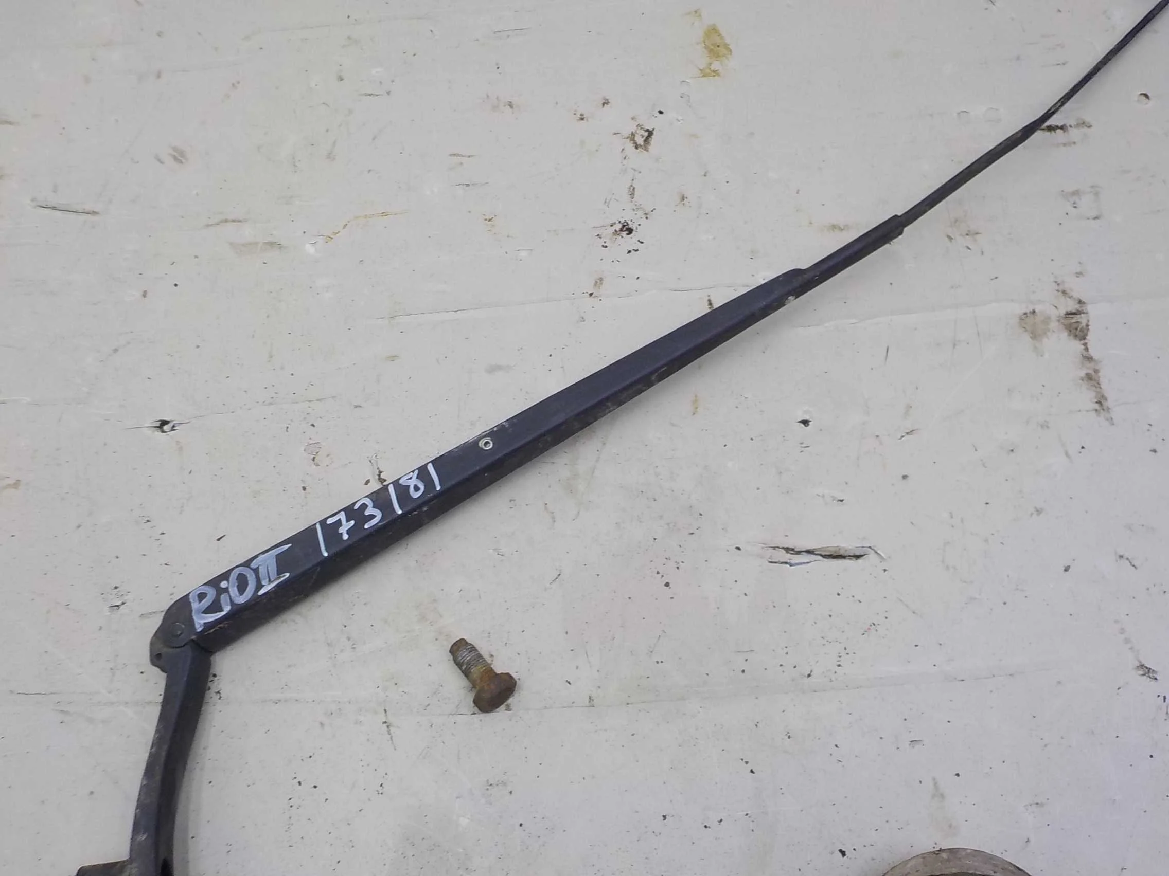 Поводок стеклоочистителя Kia Rio II рестайлинг (2009—2011) Перед Лево