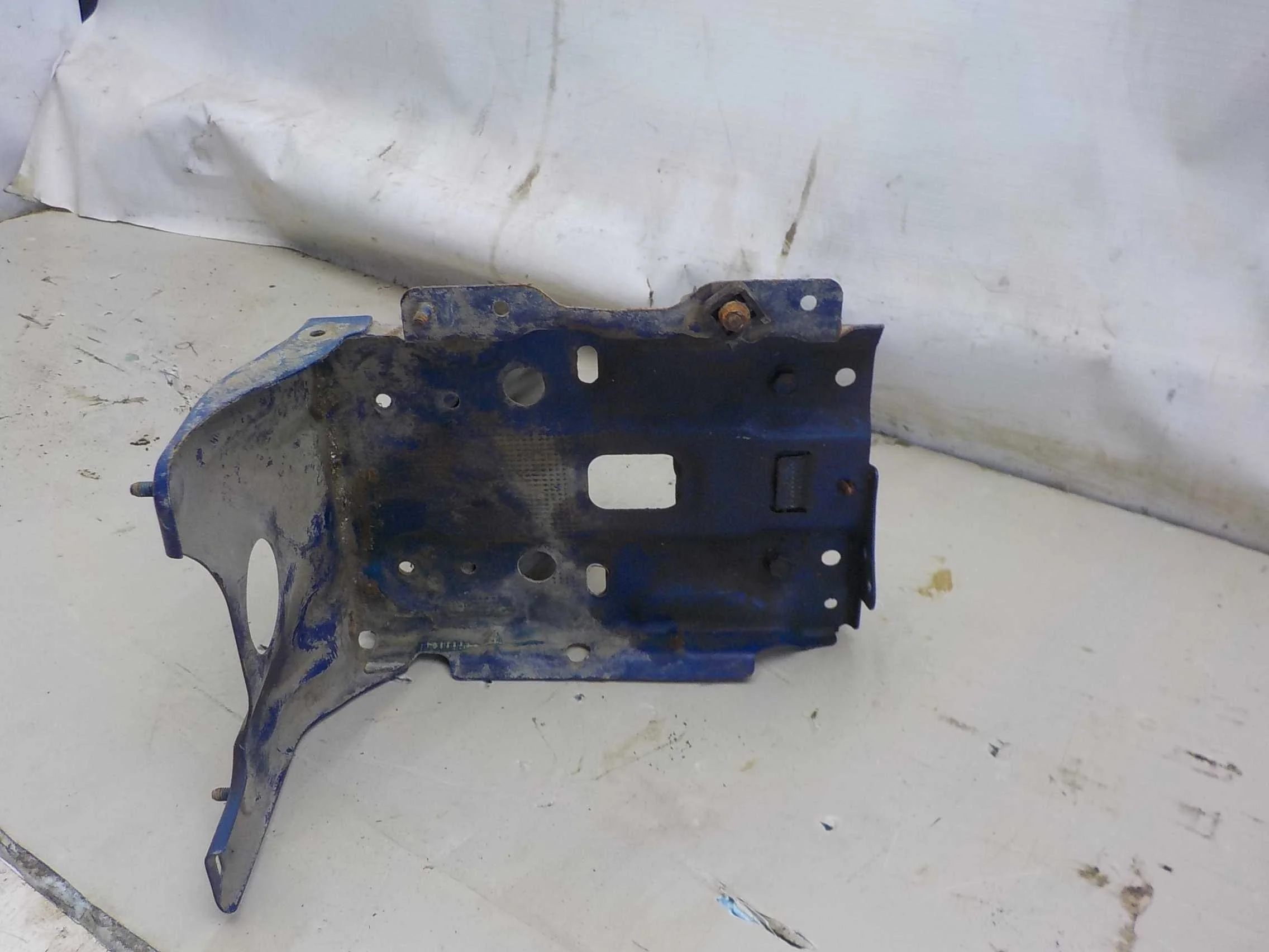 площадка под АКБ Chevrolet Lacetti I (2004—2013)