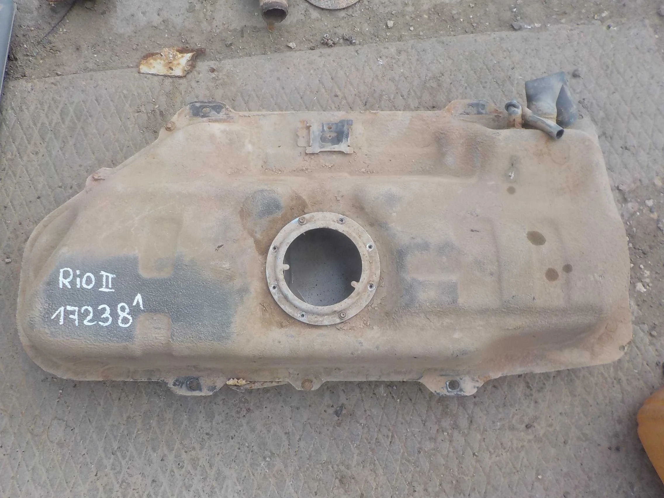 бензобак Kia Rio II (2005—2009)