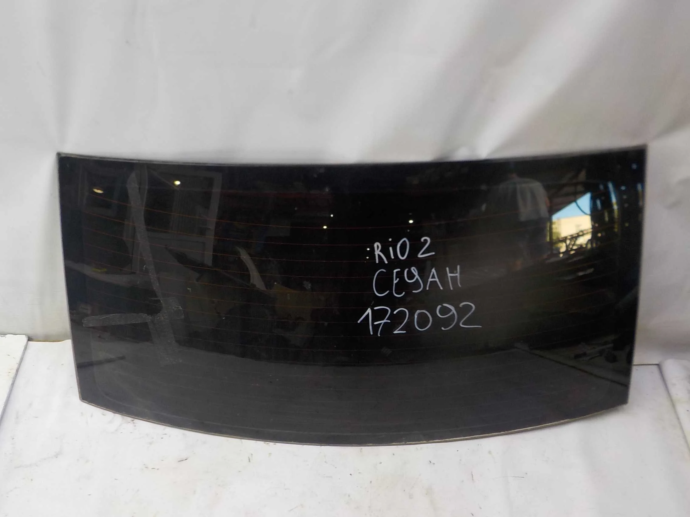 стекло Kia Rio II (2005—2009) Зад