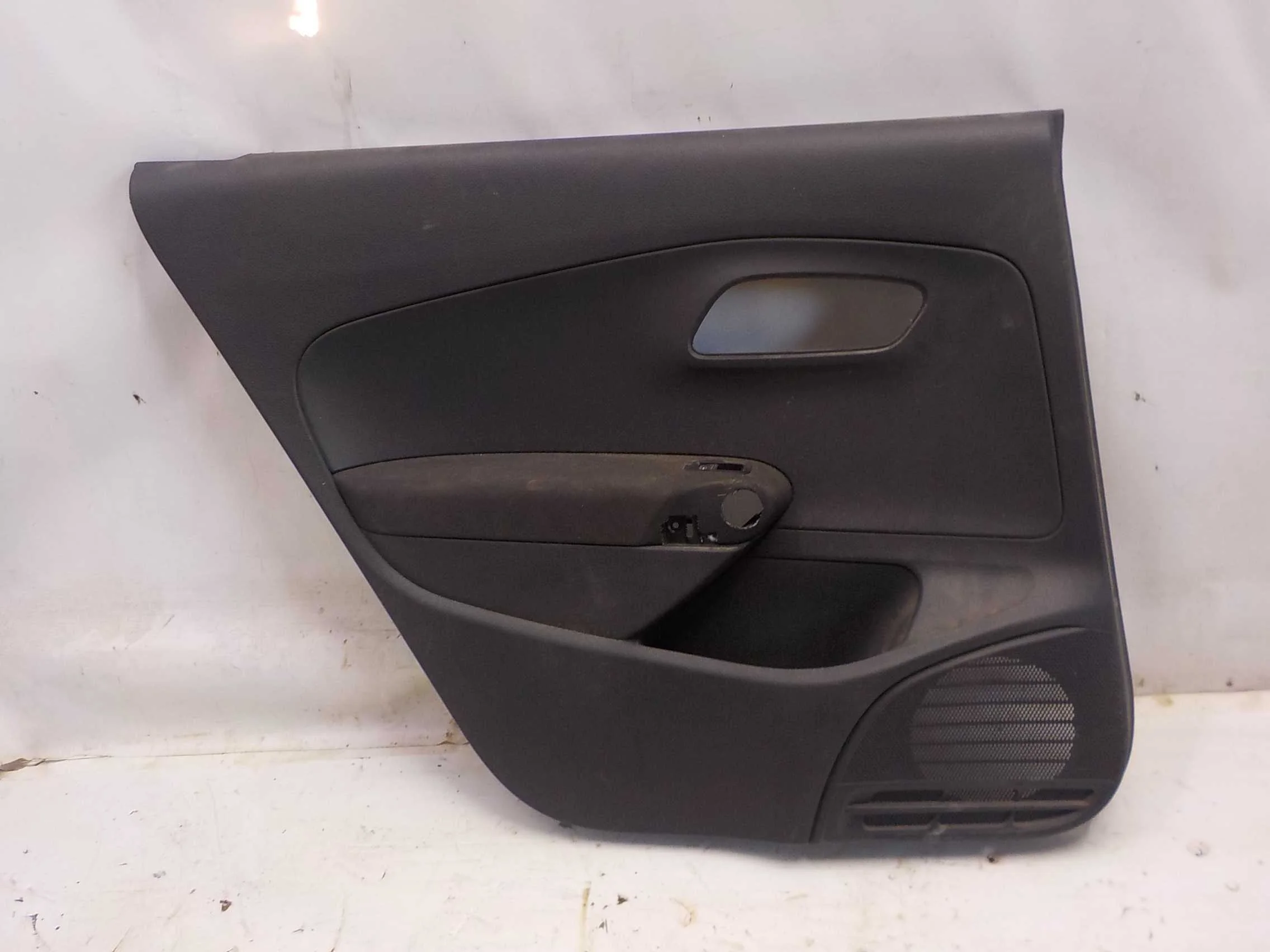 Обшивка двери Volkswagen Polo V (2009—2015) Зад Лево