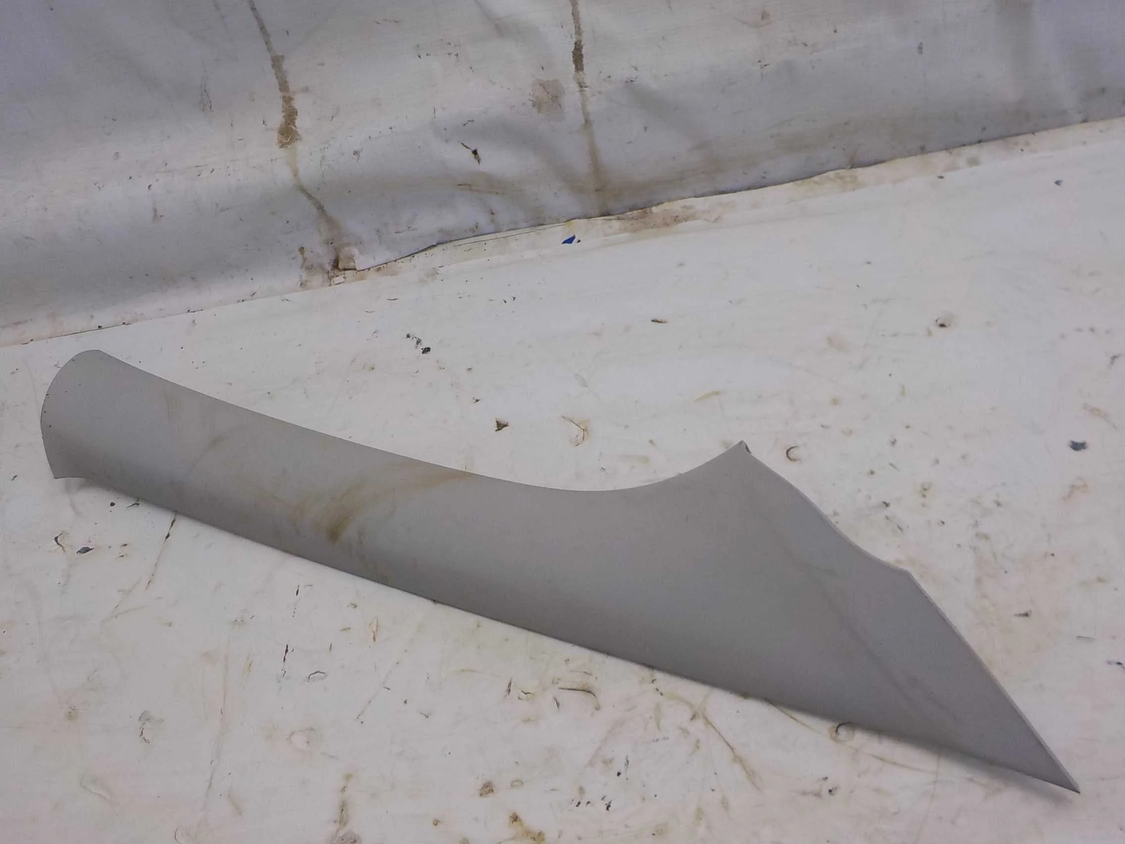 Обшивка стойки лобового стекла Volkswagen Polo V (2009—2015)  Право