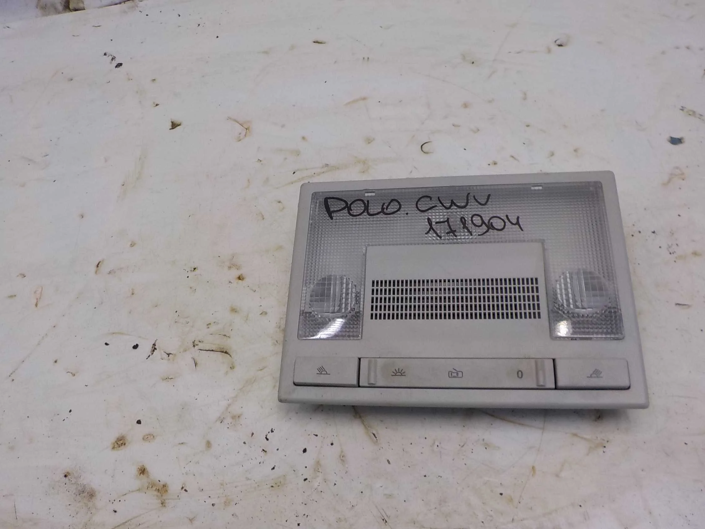 плафон освещения салона Volkswagen Polo V (2009—2015)