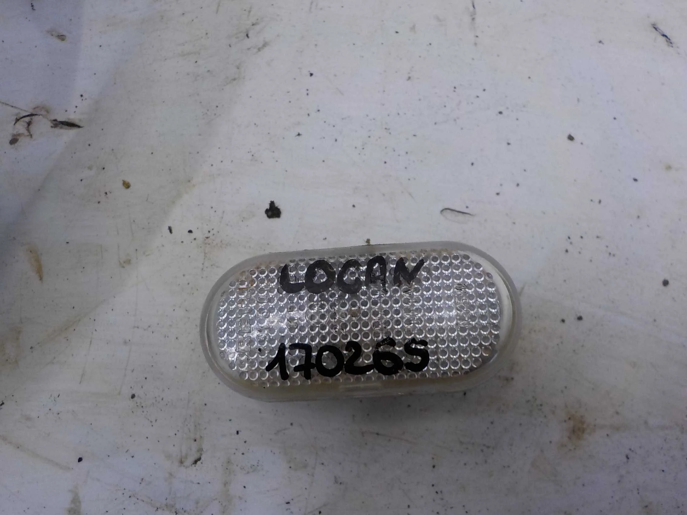 Повторитель в крыло Renault Logan I (2004—2009)