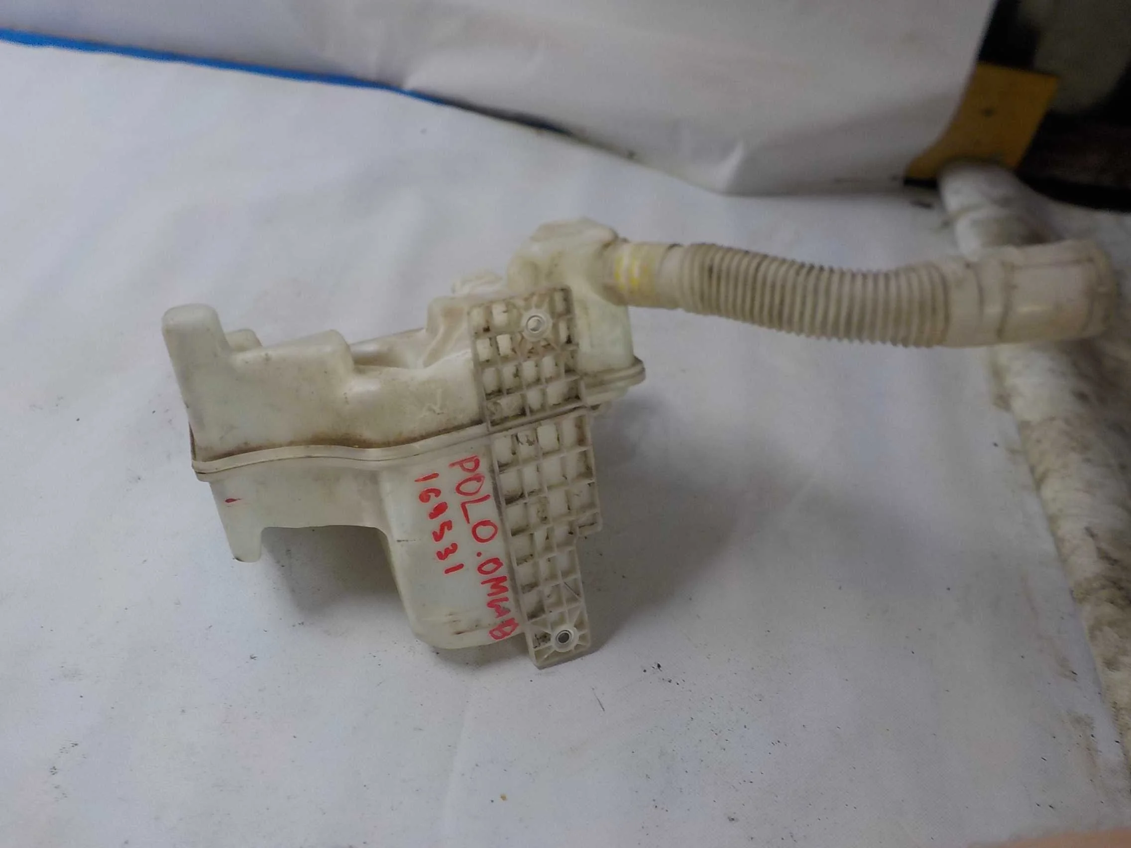 бачок стеклоомывателя Volkswagen Polo V рестайлинг (2015—2020)