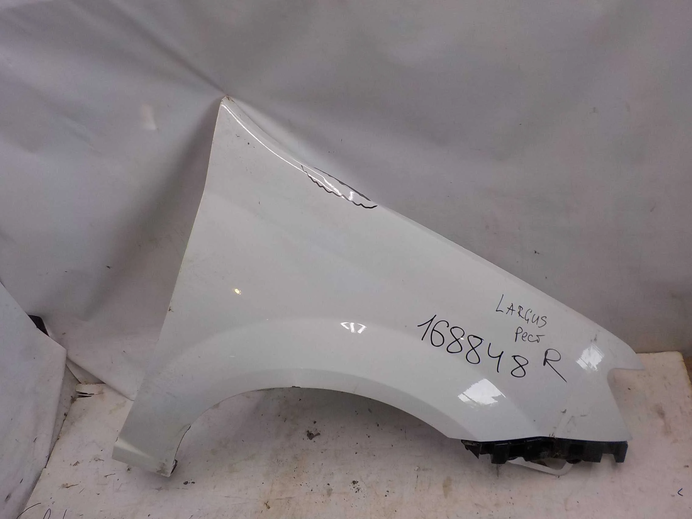 Крыло Renault Logan I (2004—2009) Перед Право