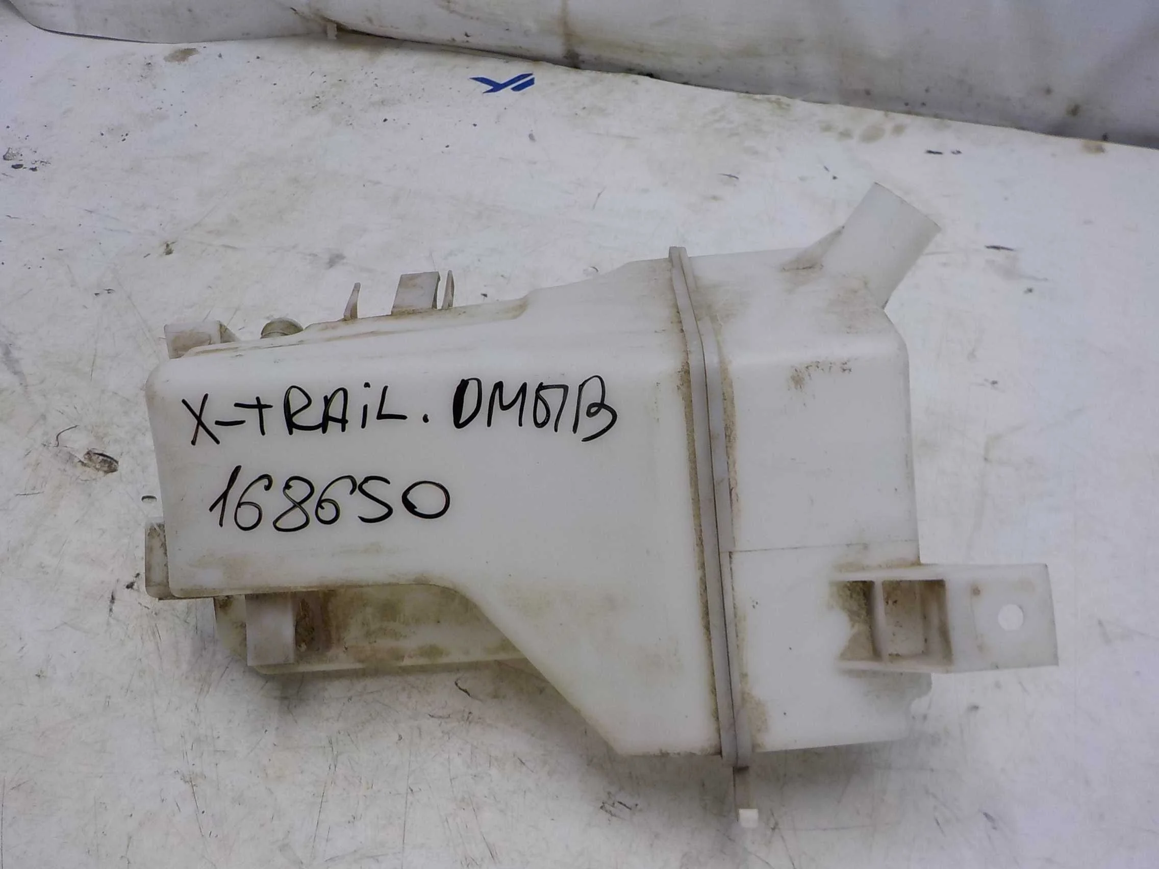 бачок стеклоомывателя Nissan X-Trail III (2013—2019)