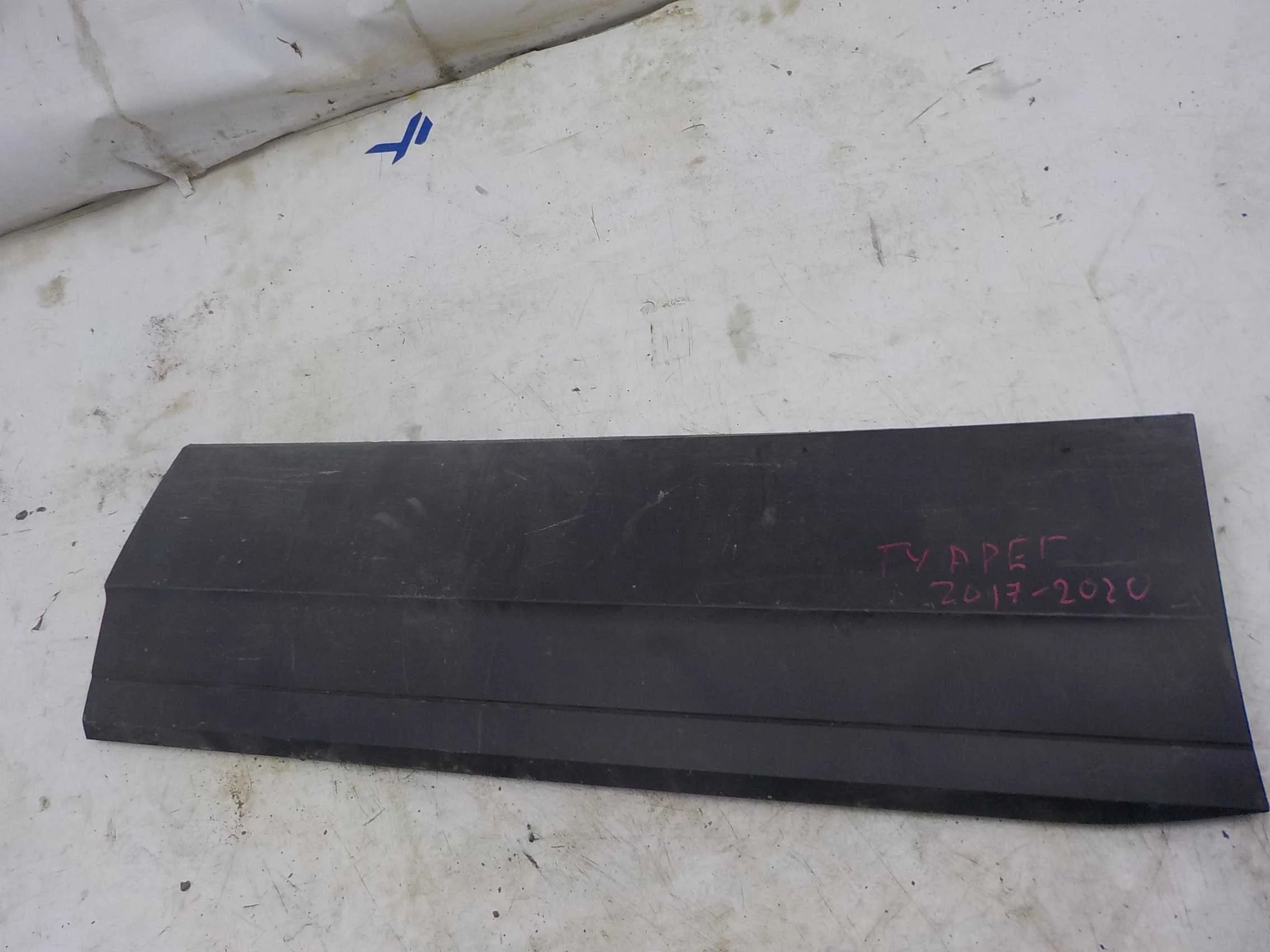 Накладка на дверь Volkswagen Touareg I (2002—2006) Зад Право