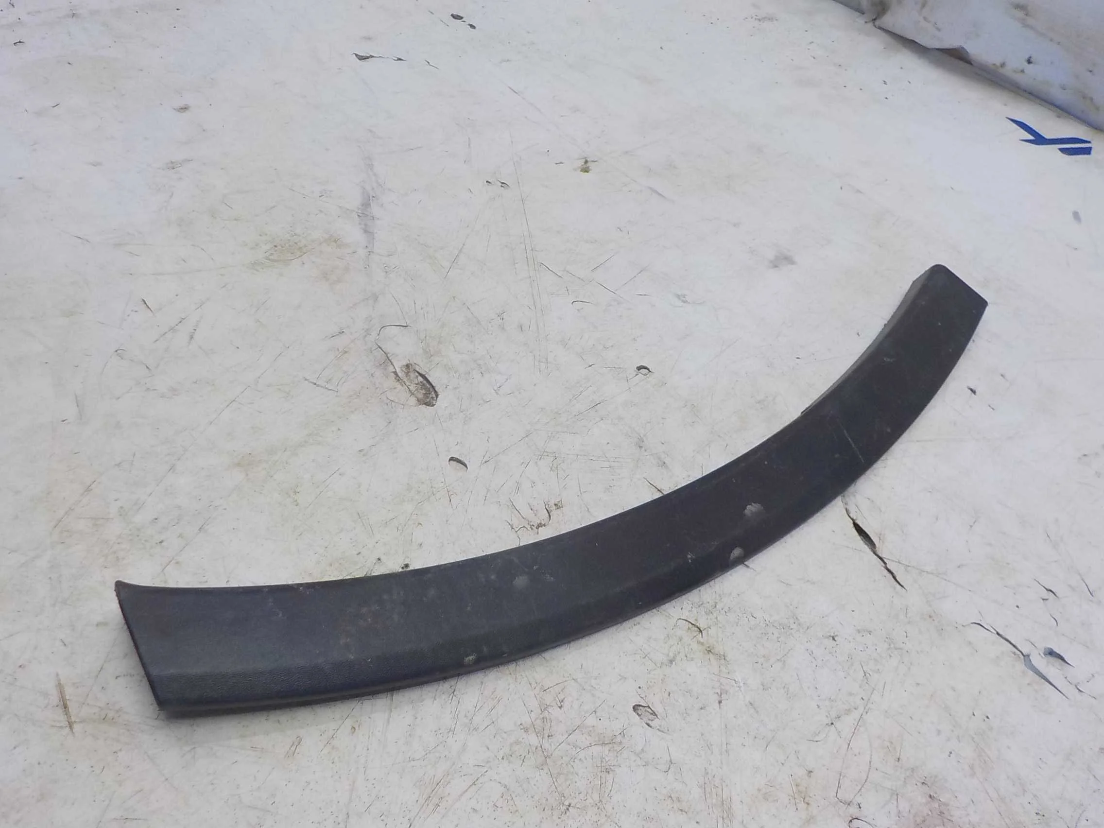 накладка на бампер Toyota RAV4 IV (2012—2015) Перед Лево