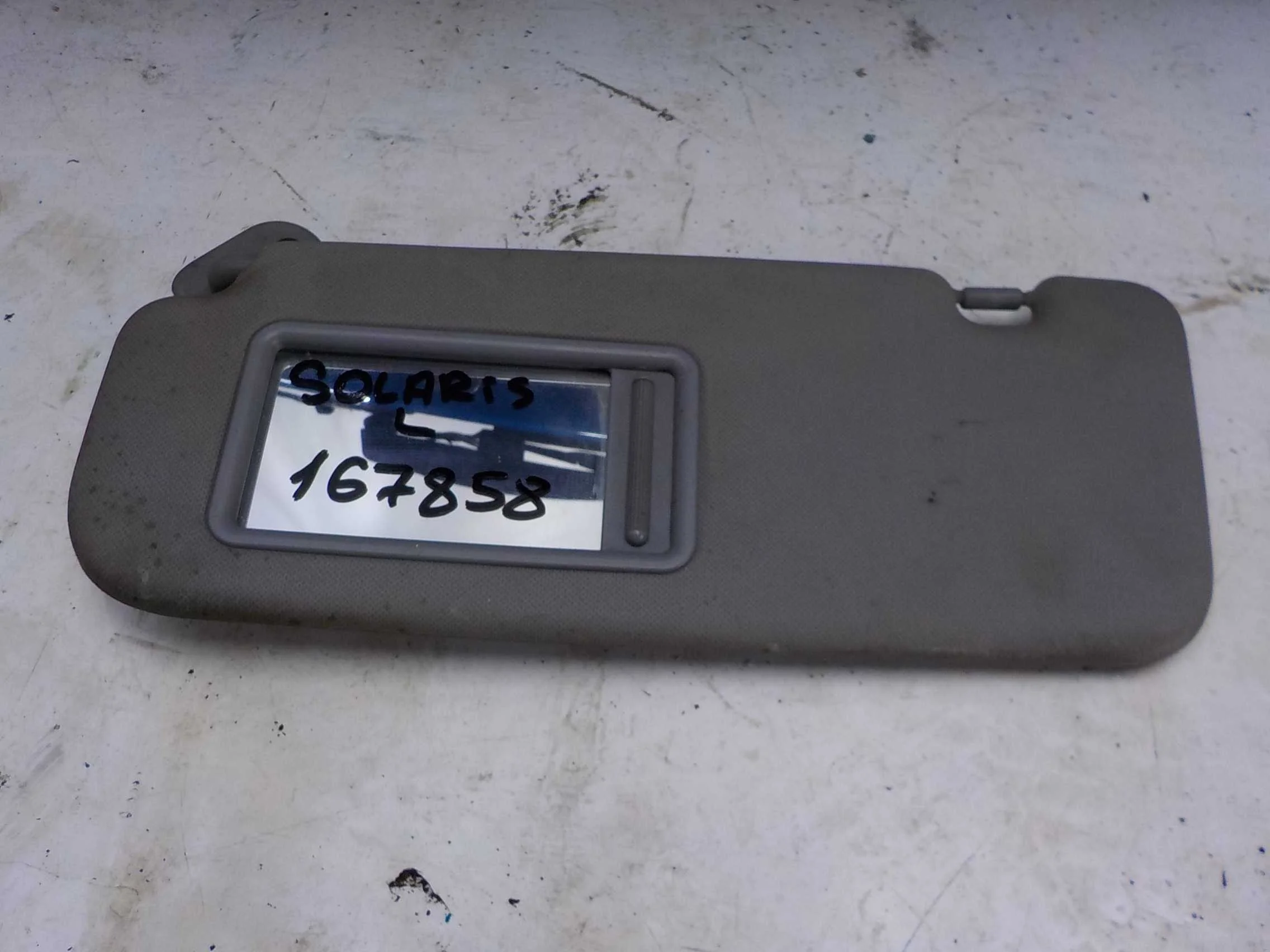 козырек Hyundai Solaris I (2010—2014)  Лево