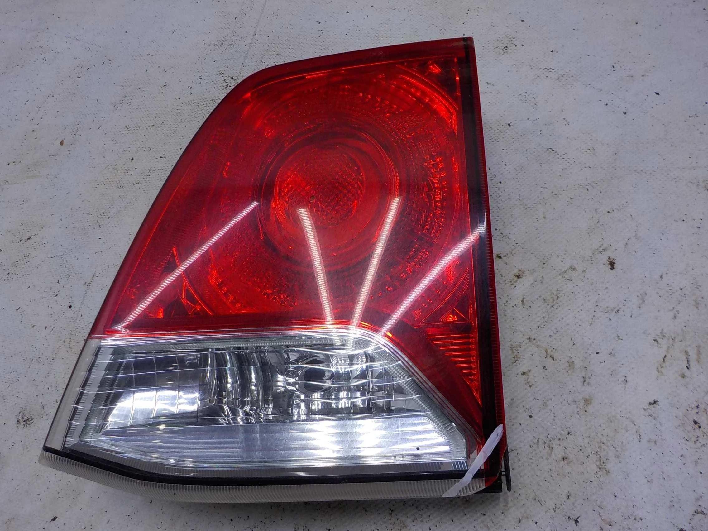 Фонарь Toyota Land Cruiser 200 (2007—2012)  Право