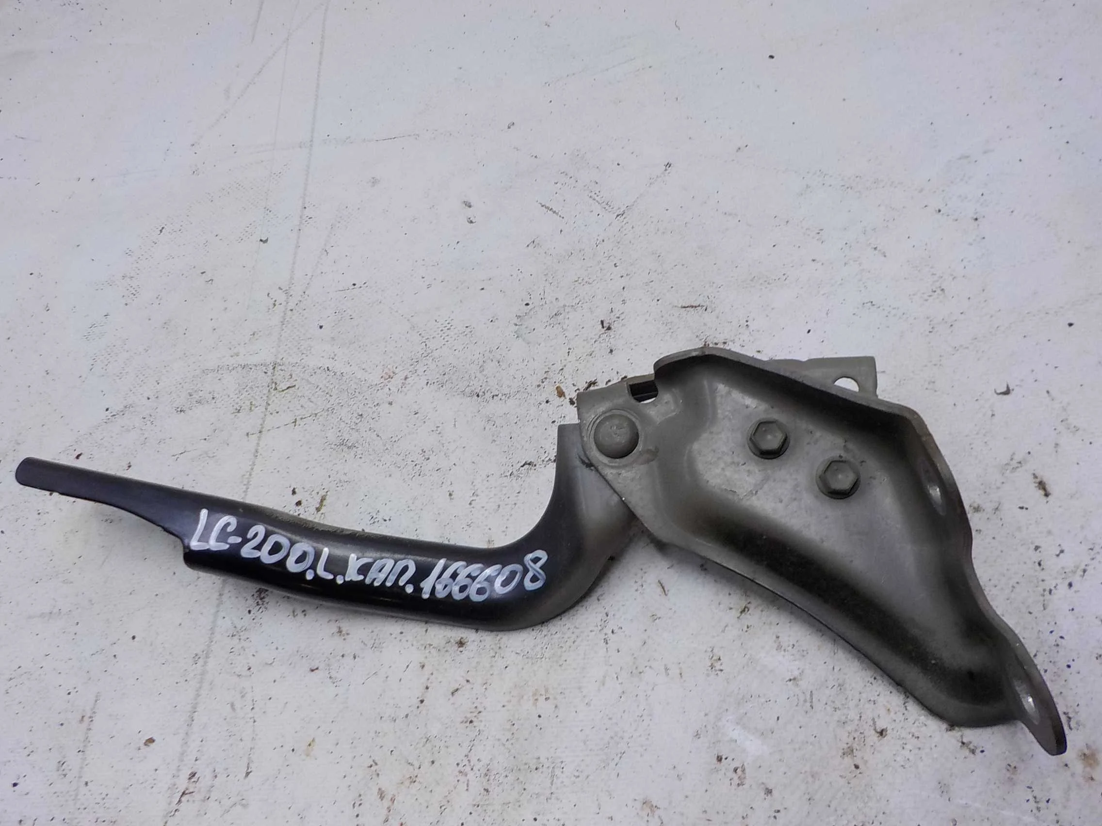 Петля капота Toyota Land Cruiser 200 (2007—2012)  Лево