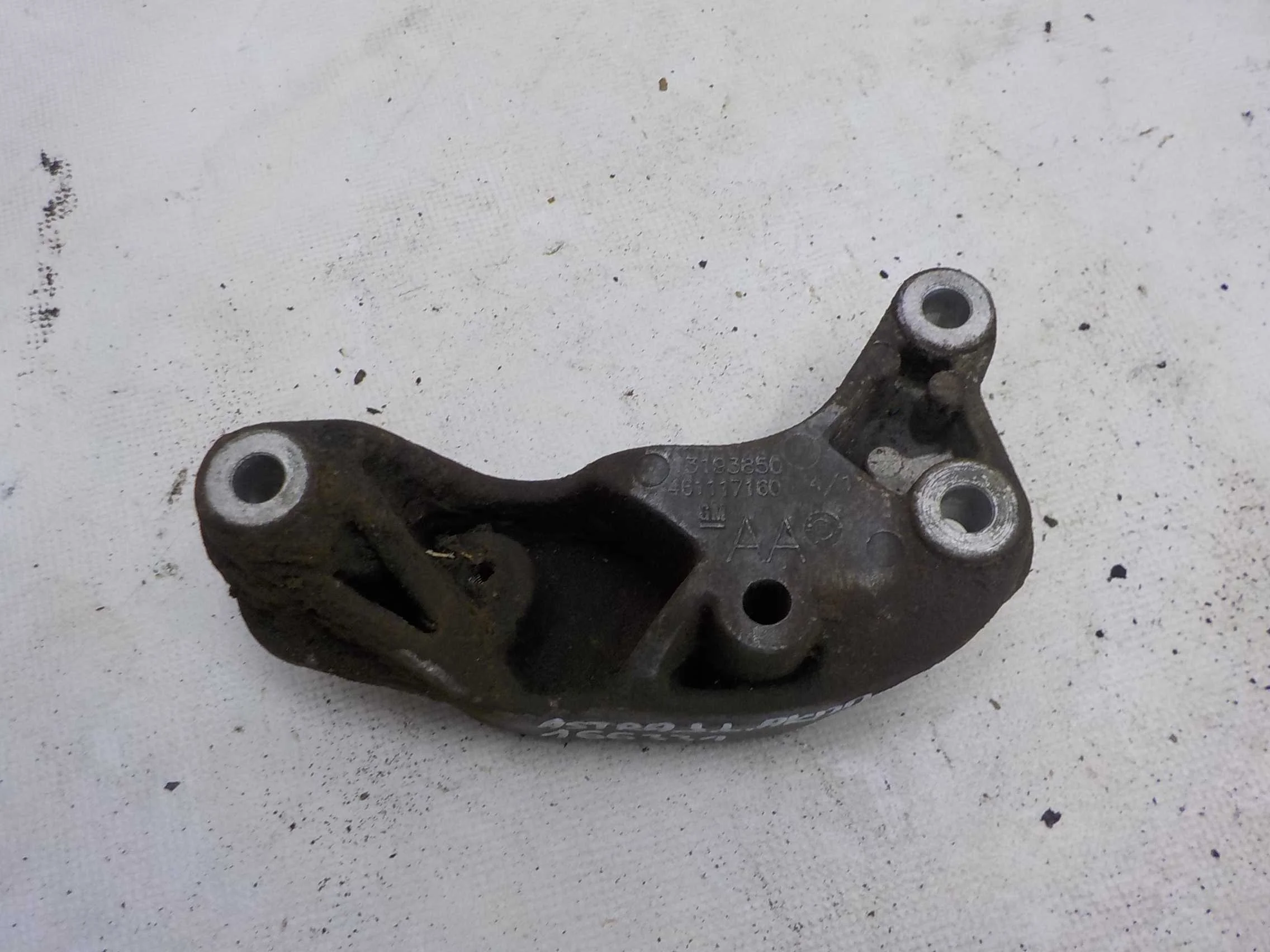 Кронштейн опоры КПП Chevrolet Cruze I (2009—2012)  Лево