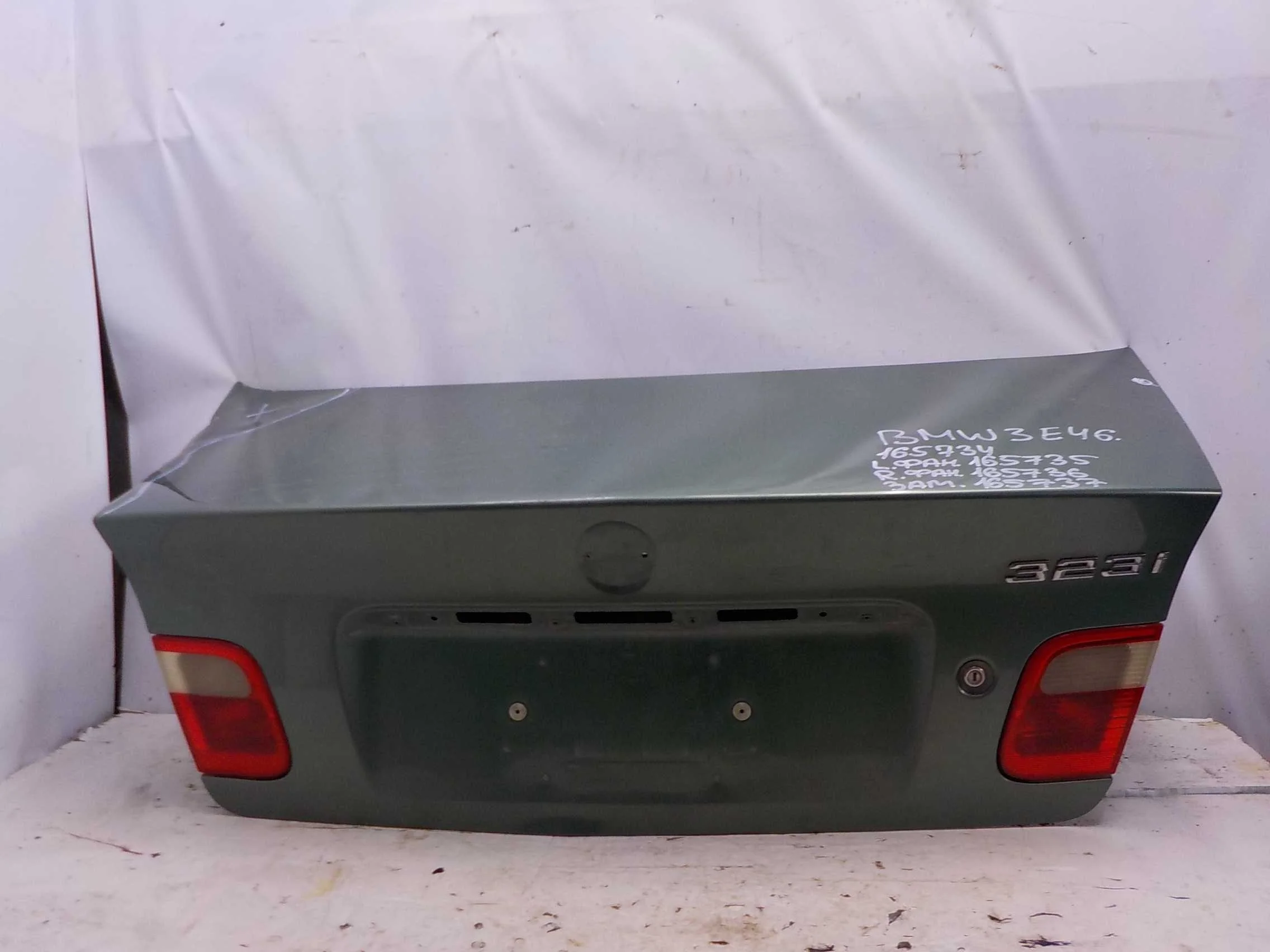 Фонарь BMW 3 серия E46 рестайлинг (2001—2006)  Право