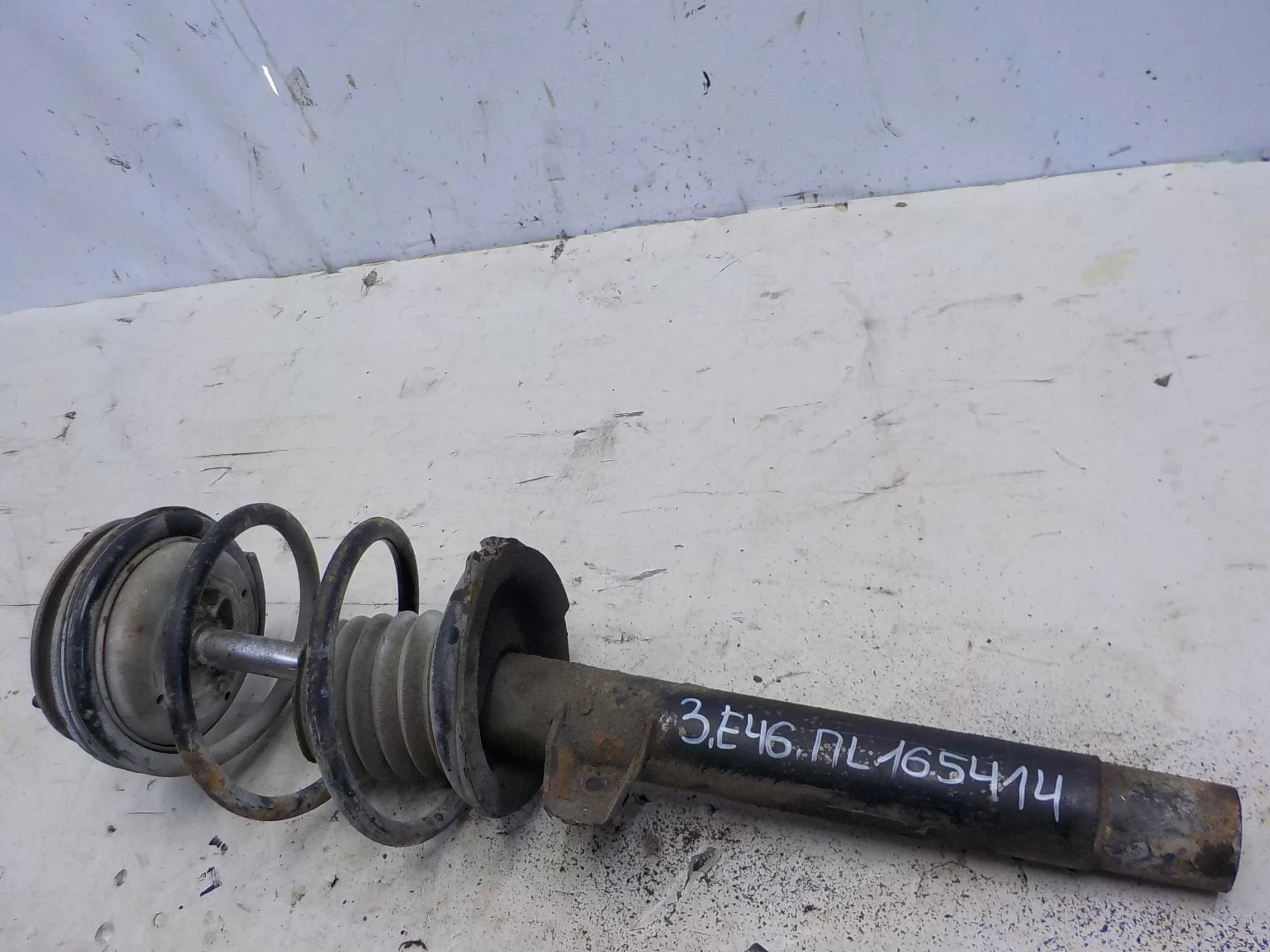 амортизатор BMW 3 серия E46 (1998—2003) Перед Лево