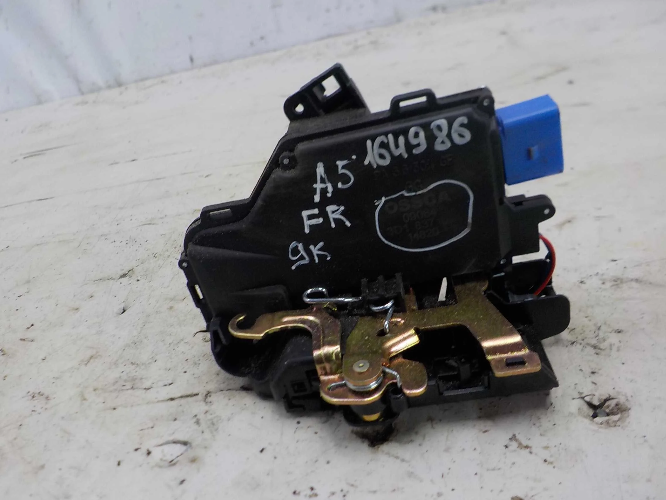 Замок двери Volkswagen Golf Mk5 (2003—2009) Перед Право