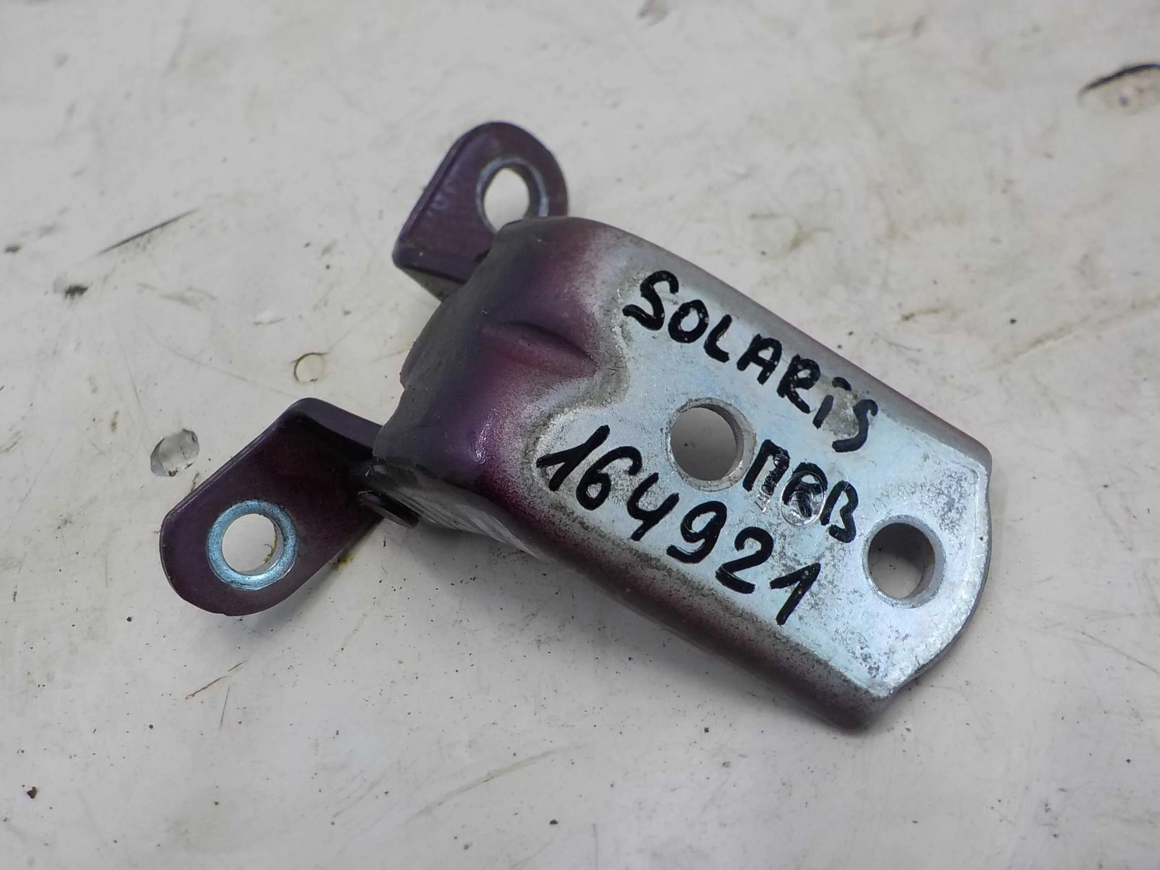 Петля двери Hyundai Solaris I (2010—2014) Перед Право Верх