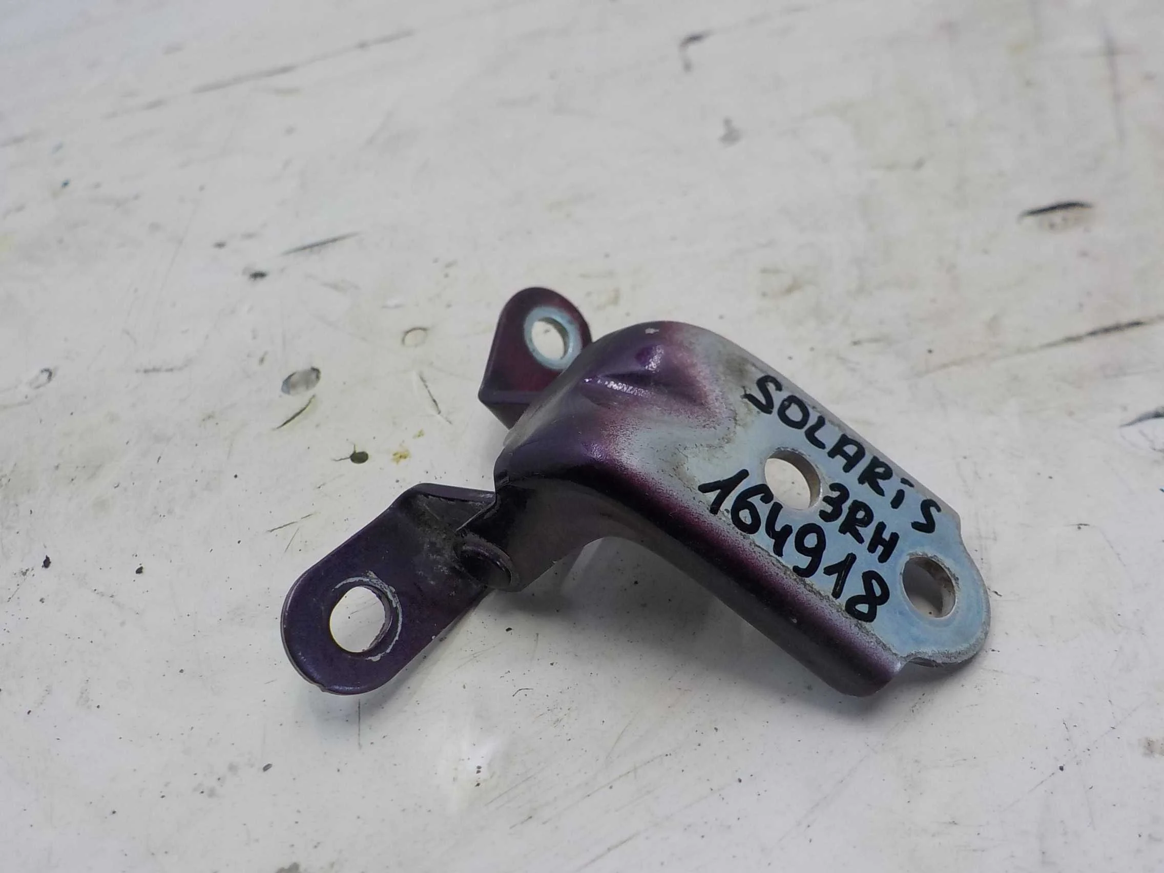 Петля двери Hyundai i20 I (2008—2012) Зад Право Низ