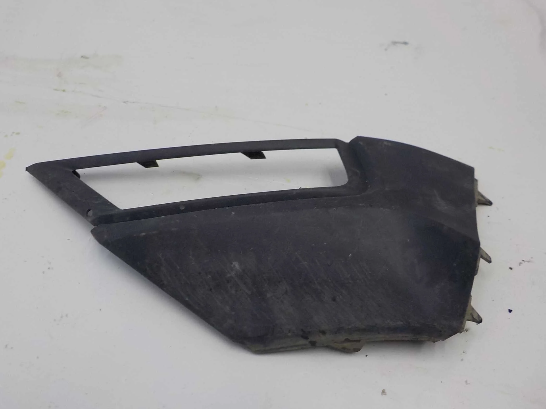 накладка на бампер Volkswagen Tiguan II (2016—2020) Перед Лево