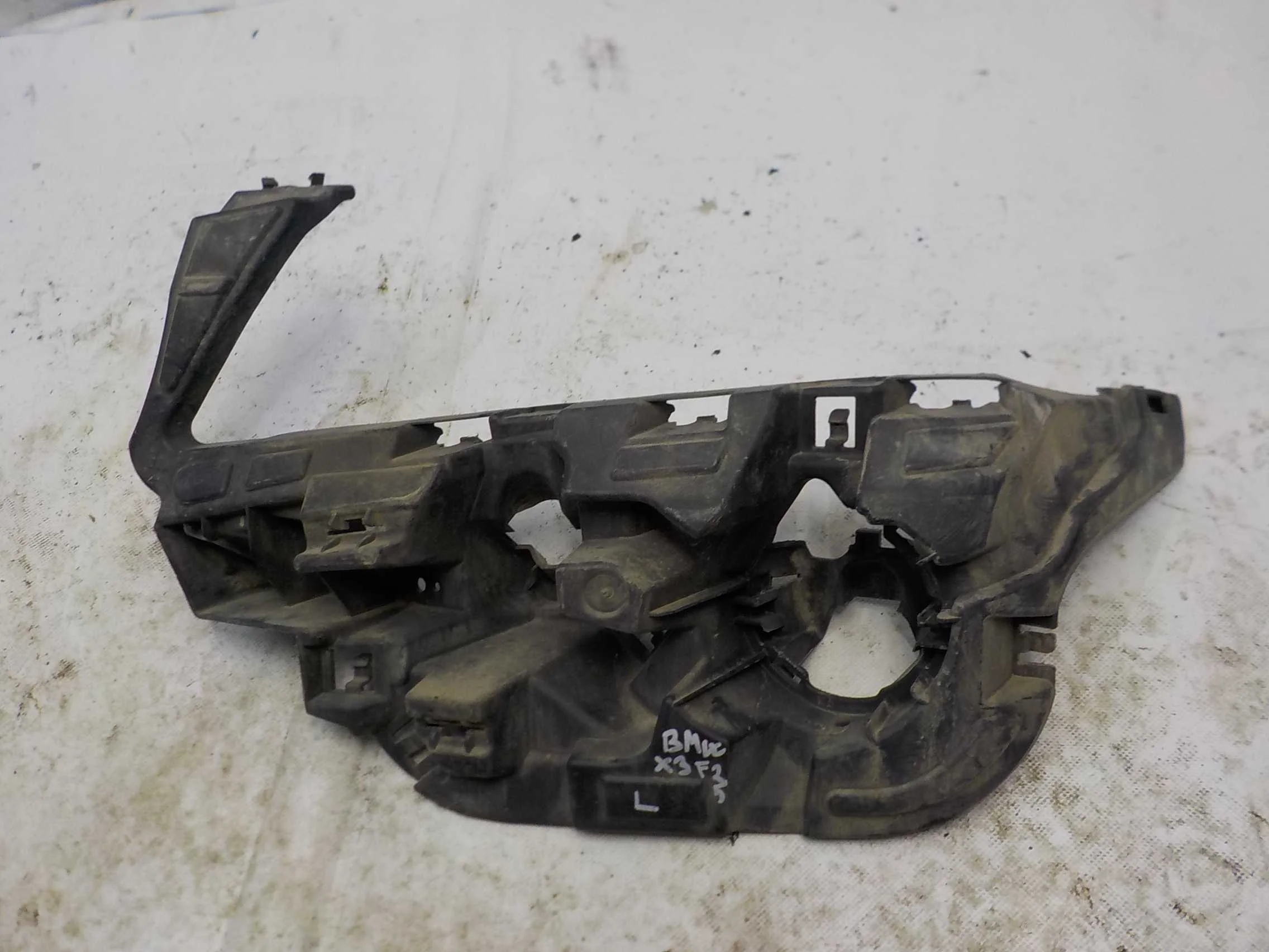 кронштейн бампера BMW X3 F25 (2010—2014) Перед Лево