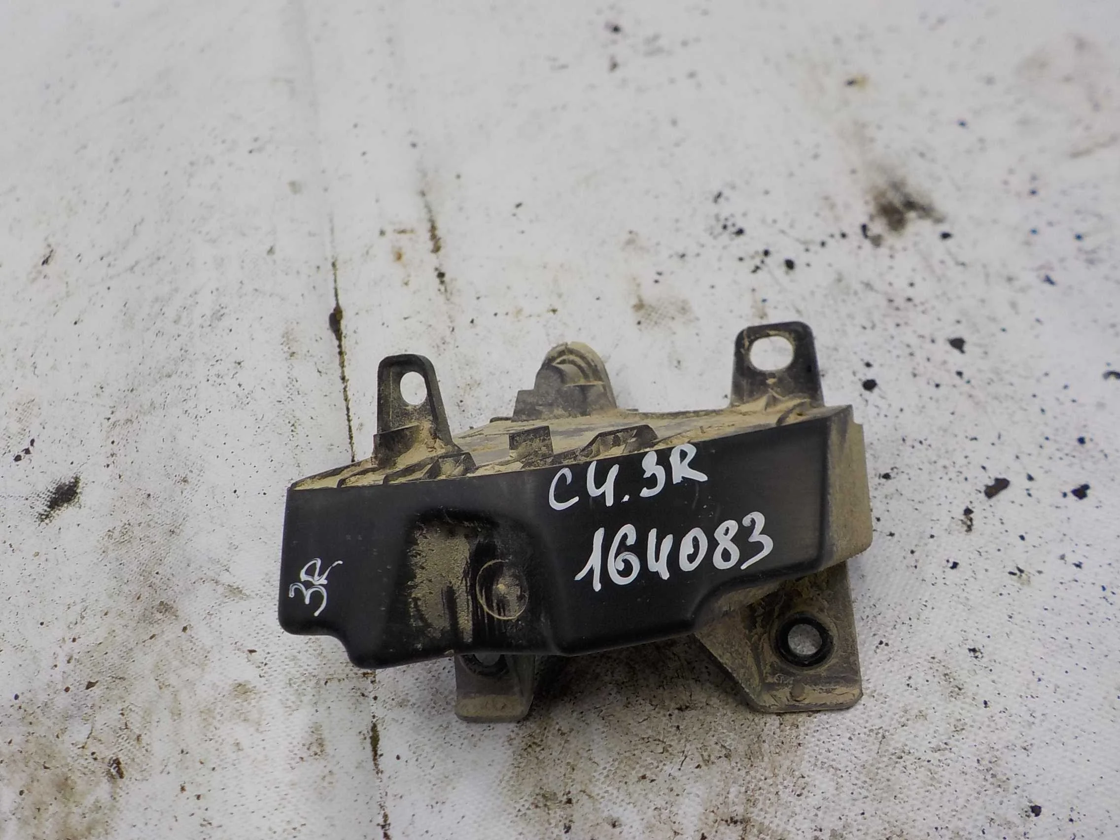 кронштейн бампера Citroen C4 I (2004—2014) Зад Право