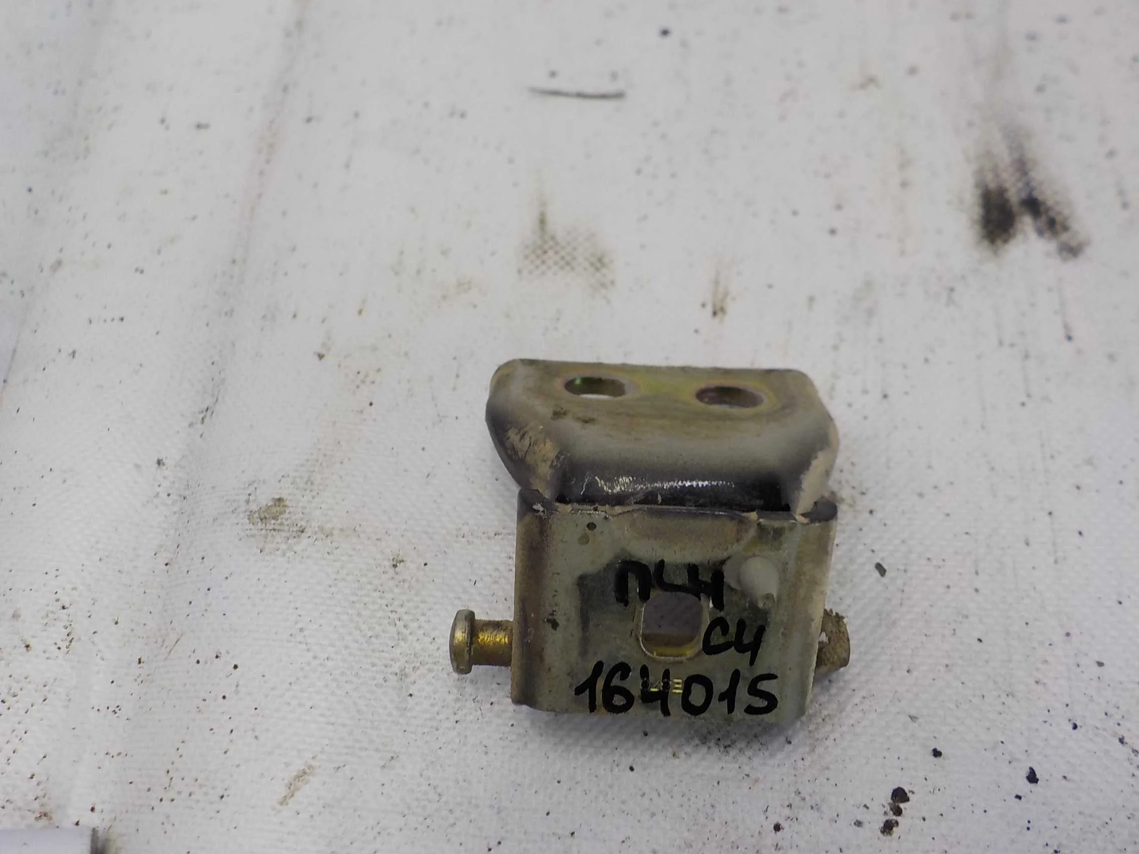 Петля двери Citroen C4 I (2004—2014) Перед Лево Низ