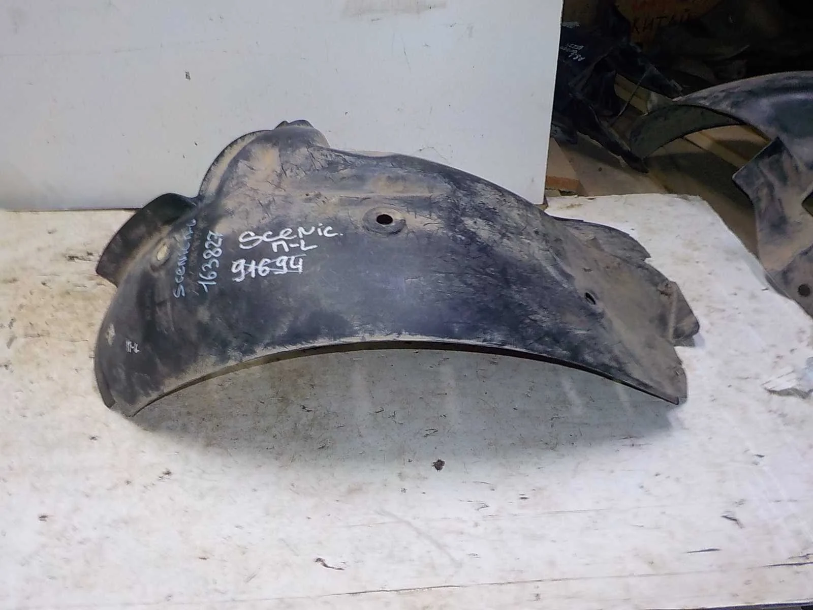 Подкрылок Renault Scenic II (2003—2006) Перед Лево