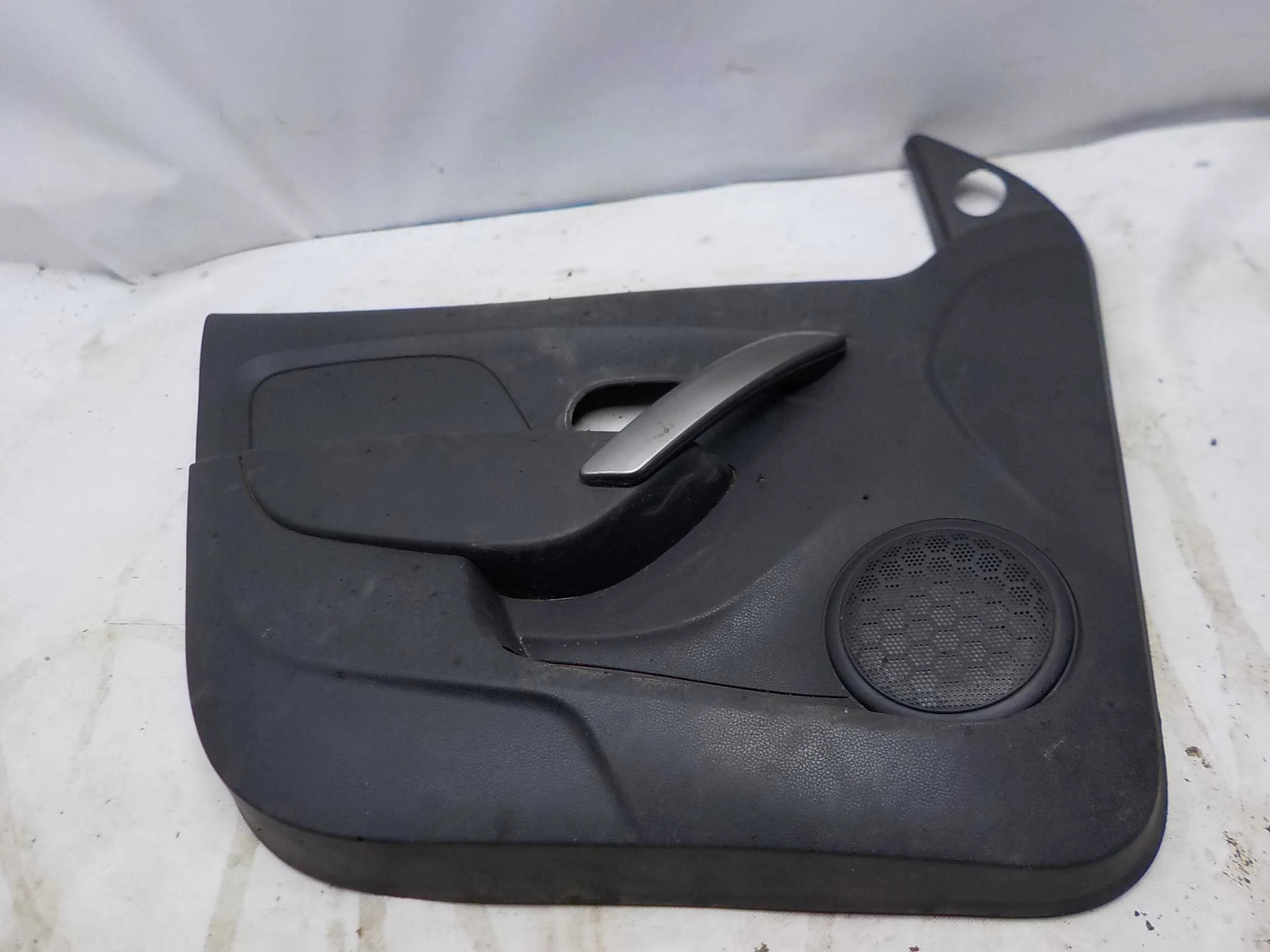 Обшивка двери Renault Logan II (2012—2018) Перед Лево