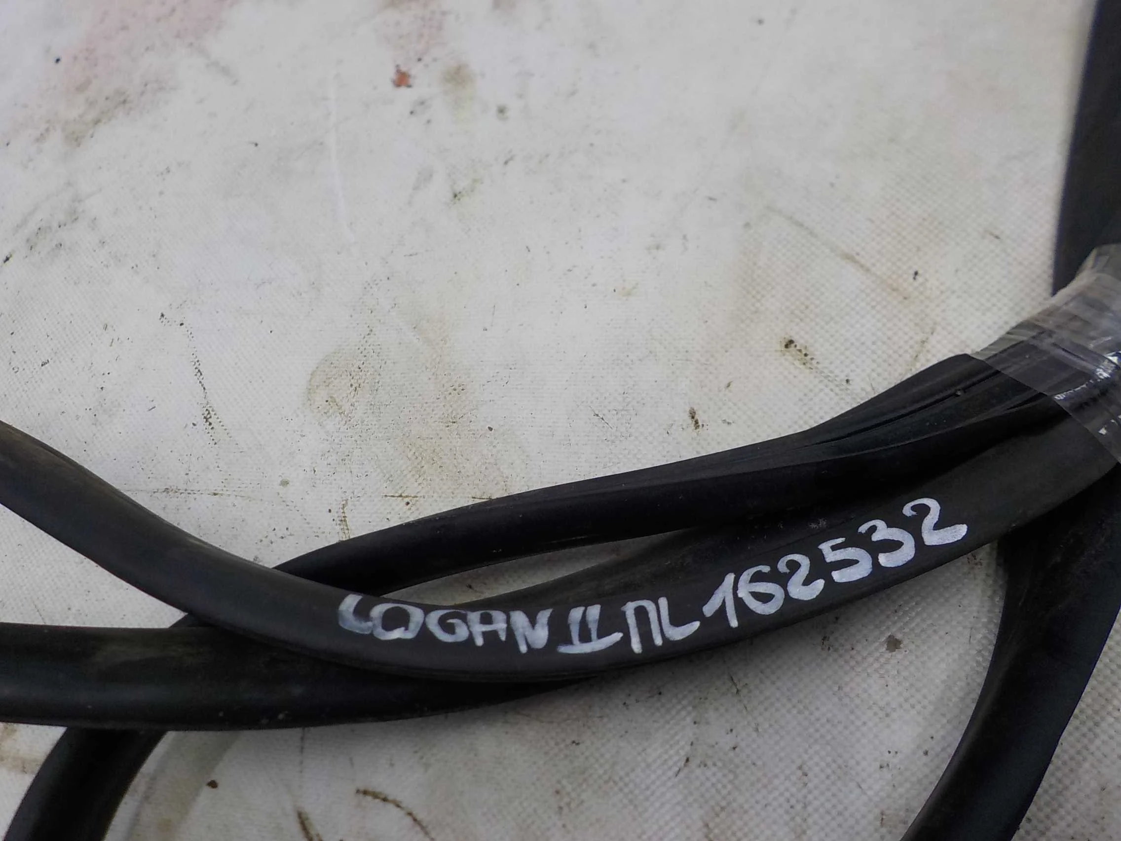 резинка проемная Renault Sandero II (2013—2018) Перед Лево