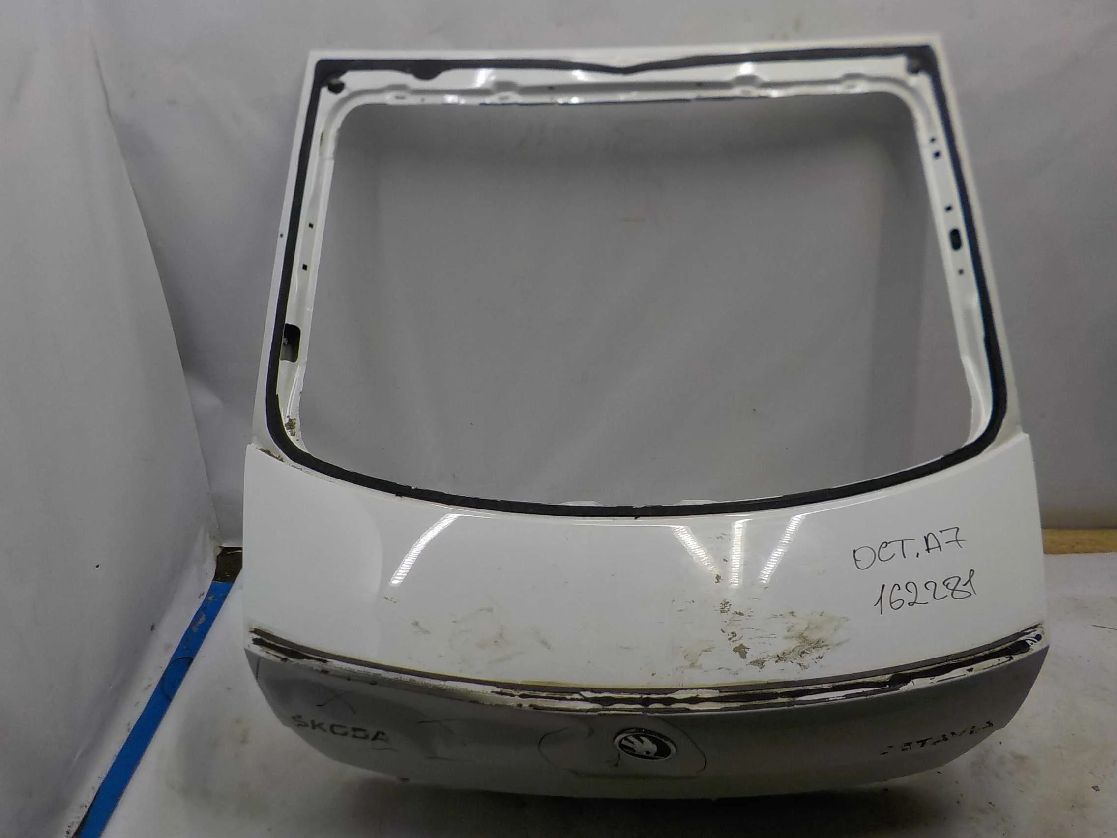 Крышка багажника Skoda Octavia III (2013—2017)