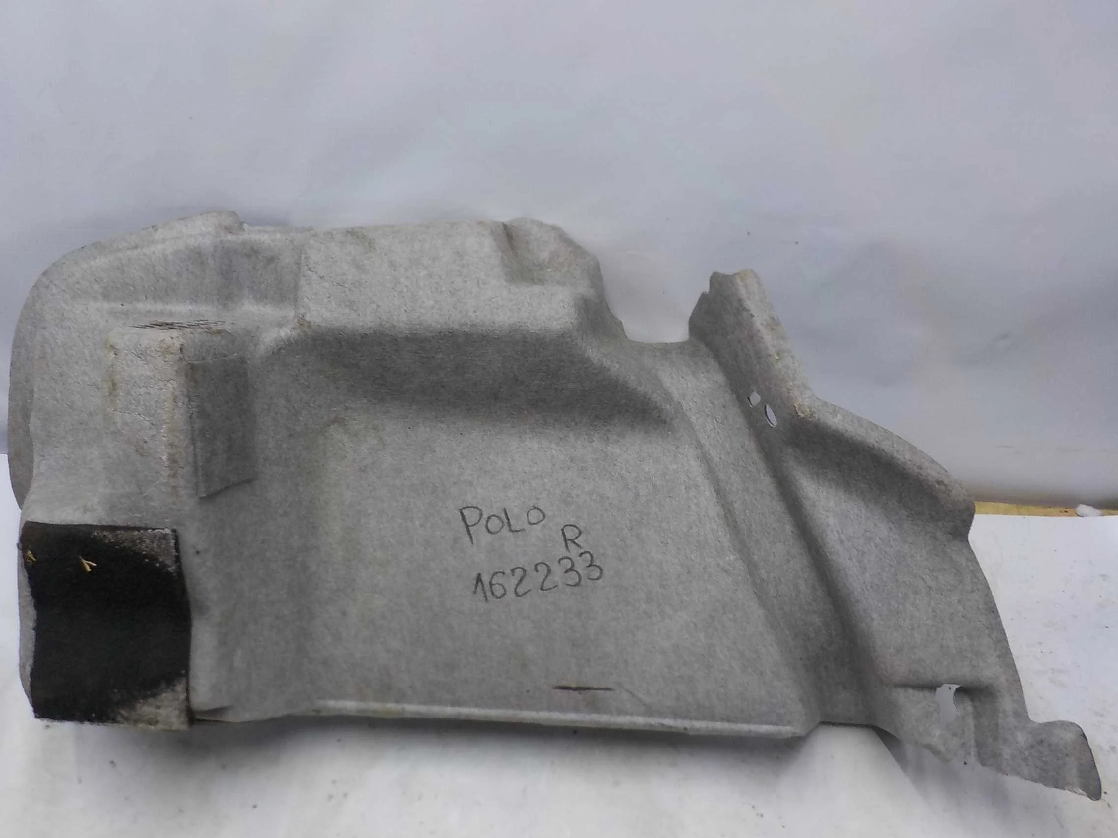 Обшивка багажника Volkswagen Polo V (2009—2015)  Право