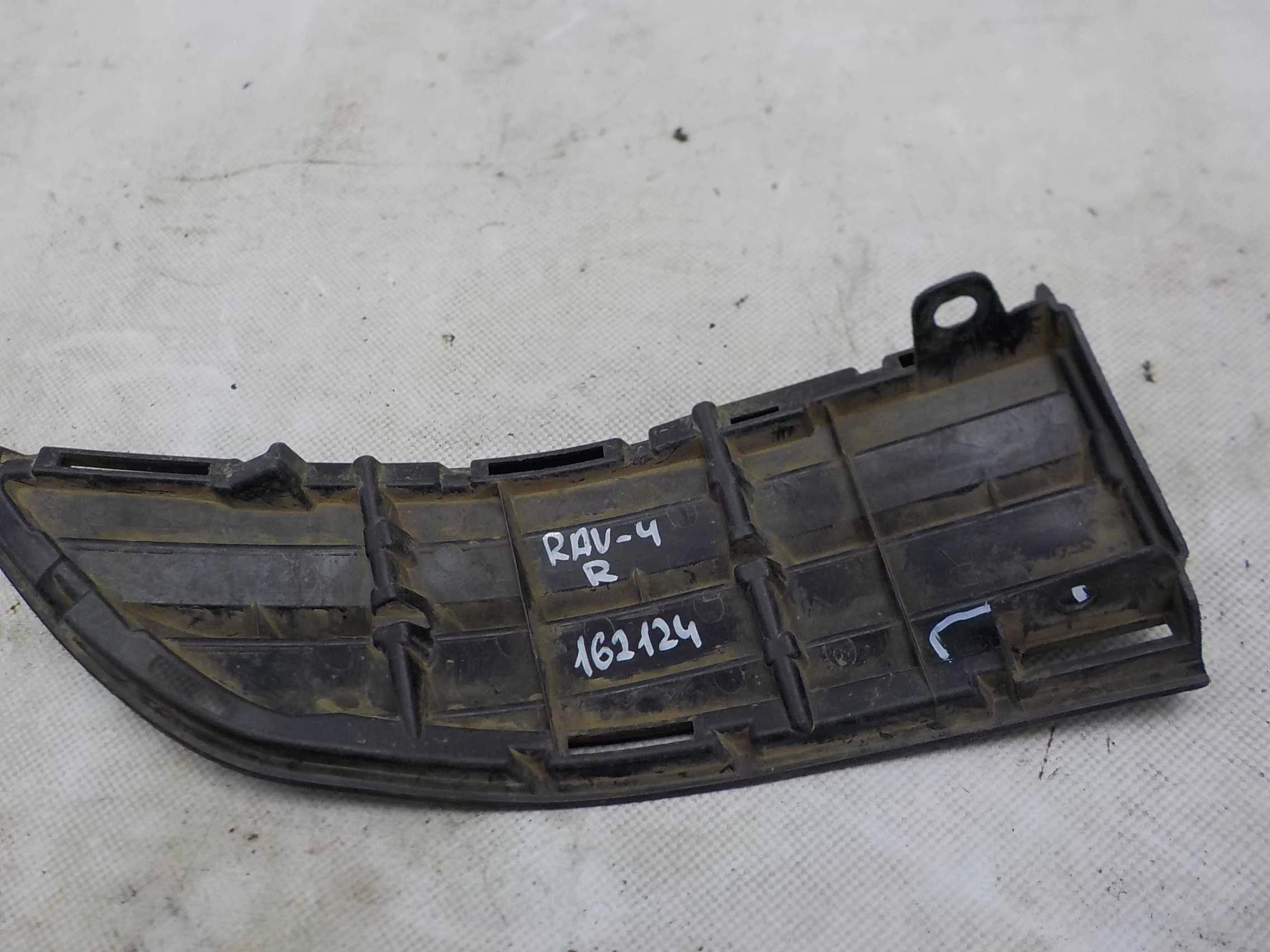 накладка на бампер Toyota RAV4 III рестайлинг (2009—2016) Перед Право