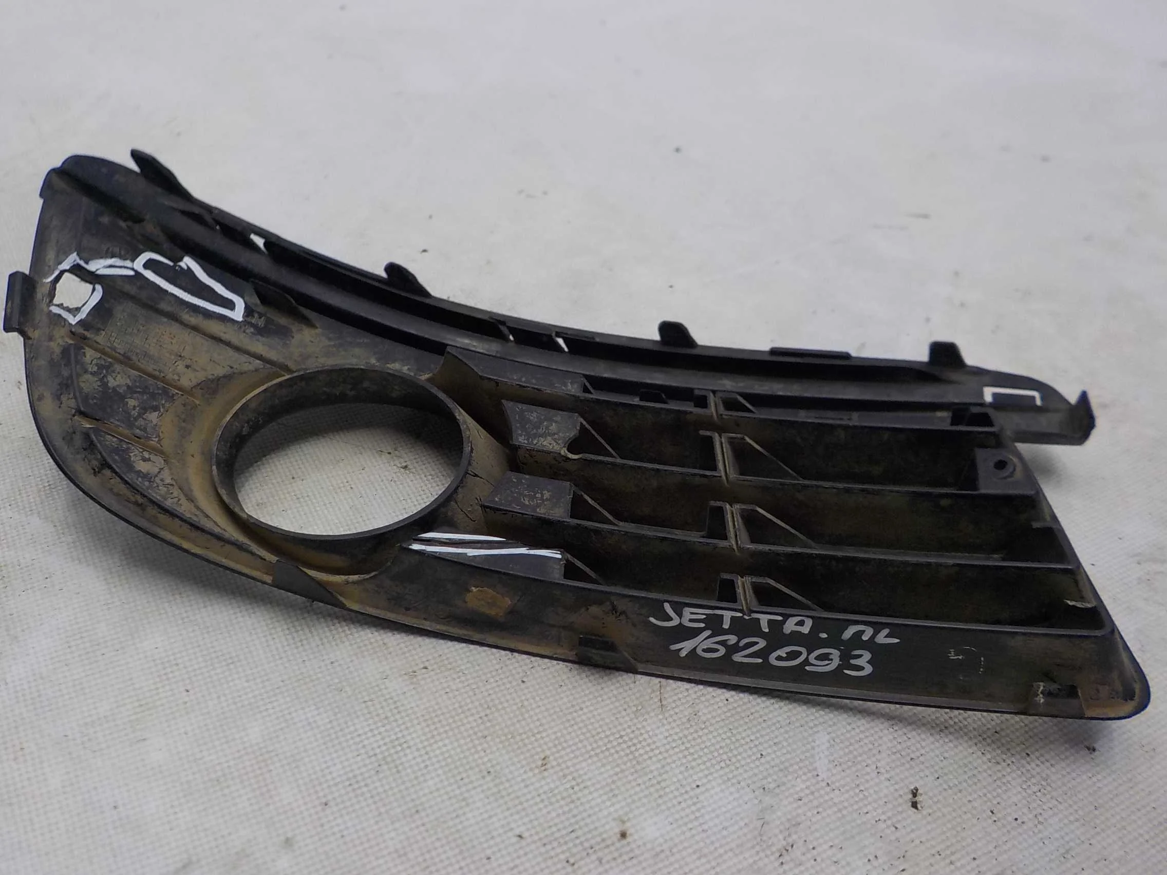 накладка на бампер Volkswagen Jetta V (2005—2011) Перед Лево