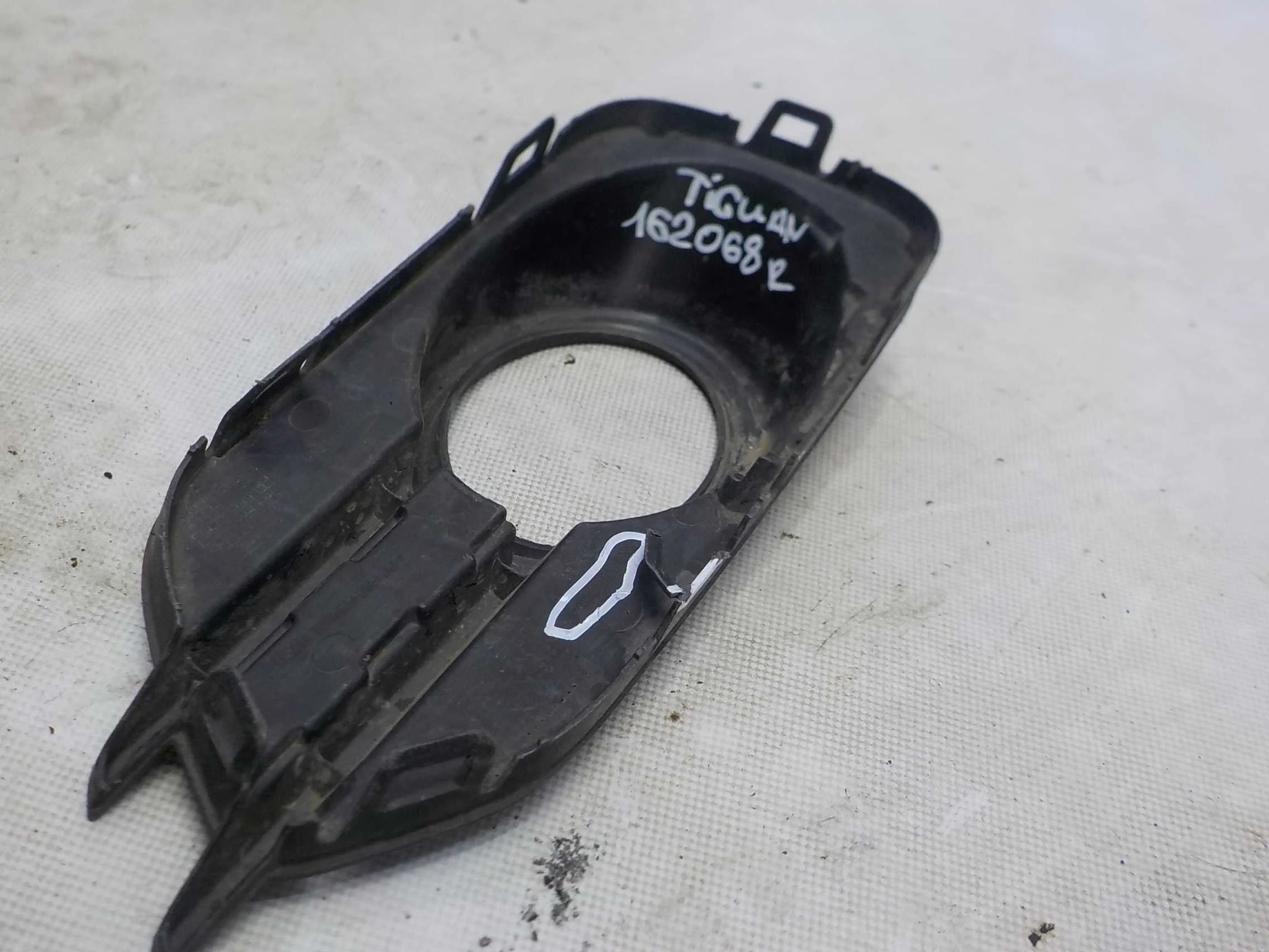 накладка на бампер Volkswagen Tiguan I рестайлинг (2011—2019) Перед Право