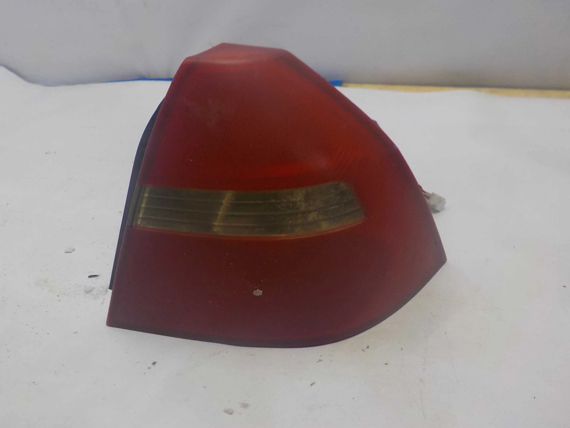 Фонарь Chevrolet Aveo I (2003—2008)  Право