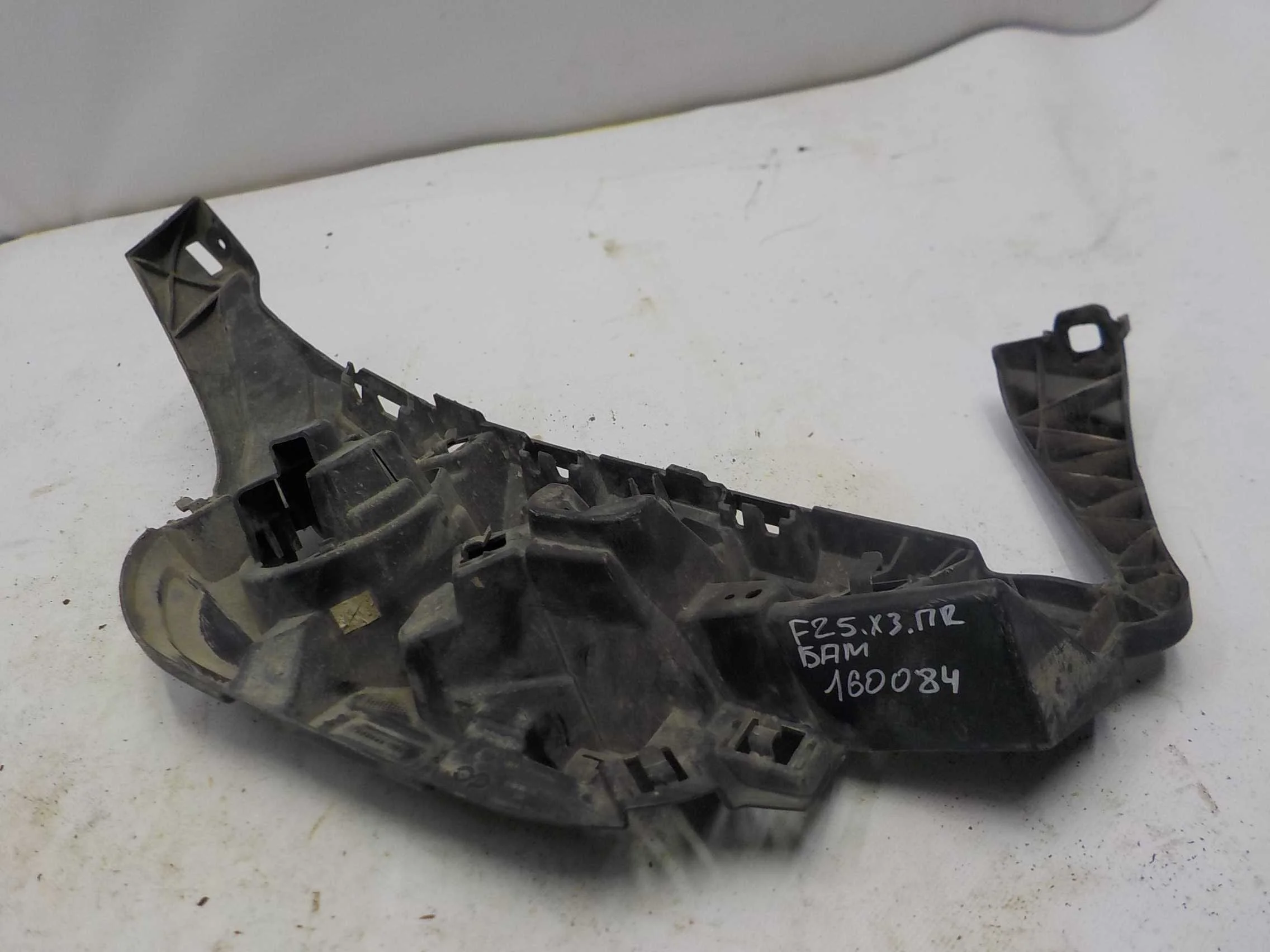 кронштейн бампера BMW X3 F25 (2010—2014) Перед Лево