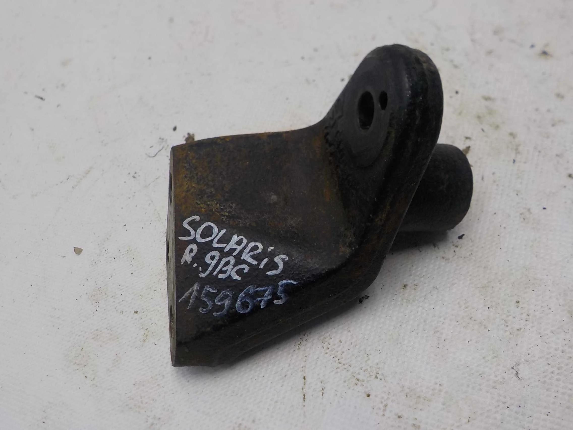 Кронштейн опоры двигателя Hyundai Solaris I рестайлинг (2014—2017)  Право