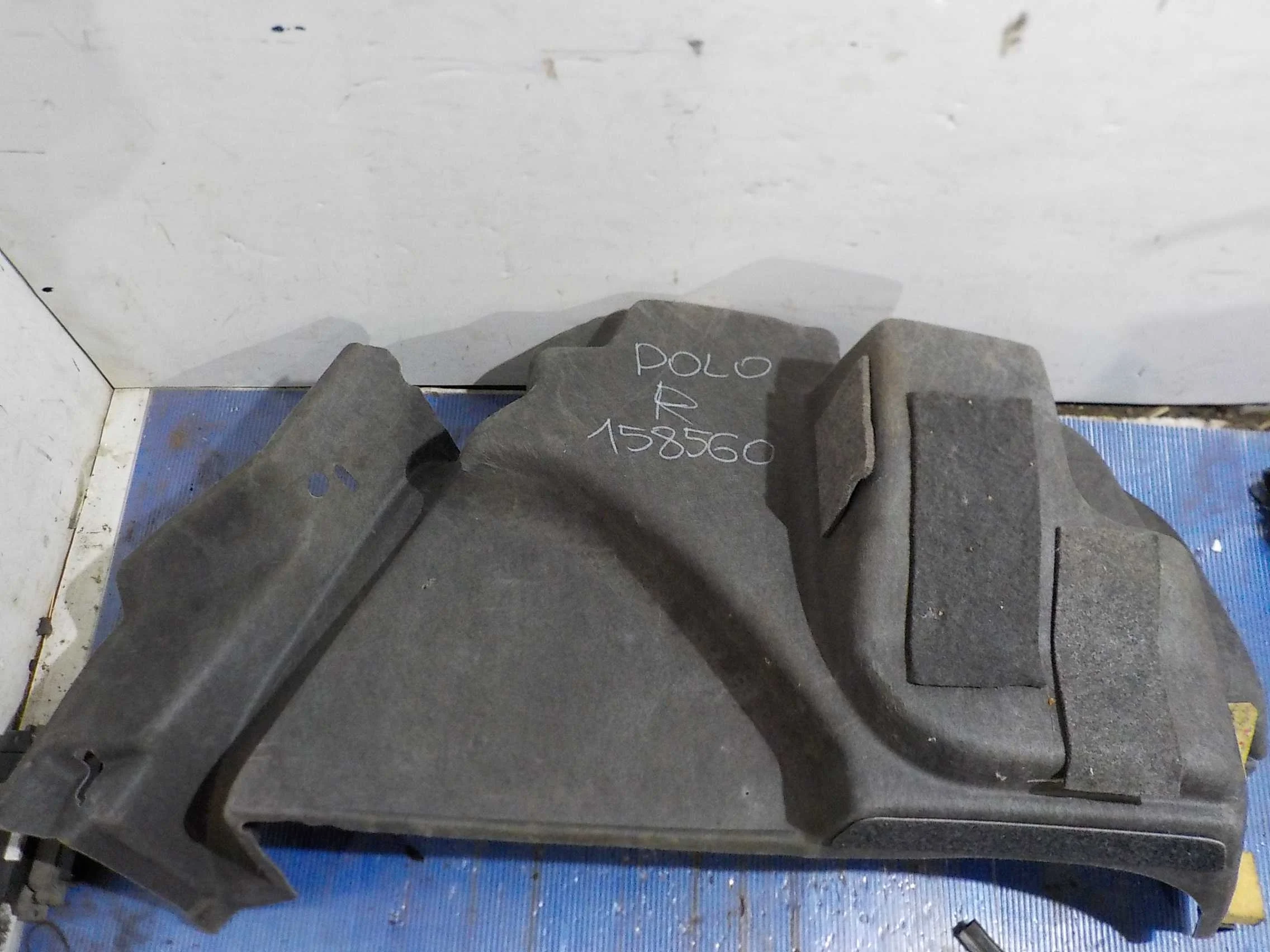 Обшивка багажника Volkswagen Polo V (2009—2015)  Право