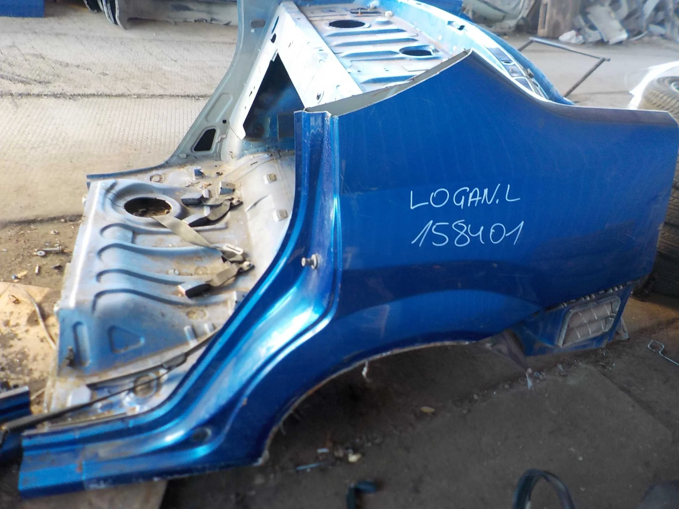 Крыло Renault Logan I (2004—2009) Зад Лево