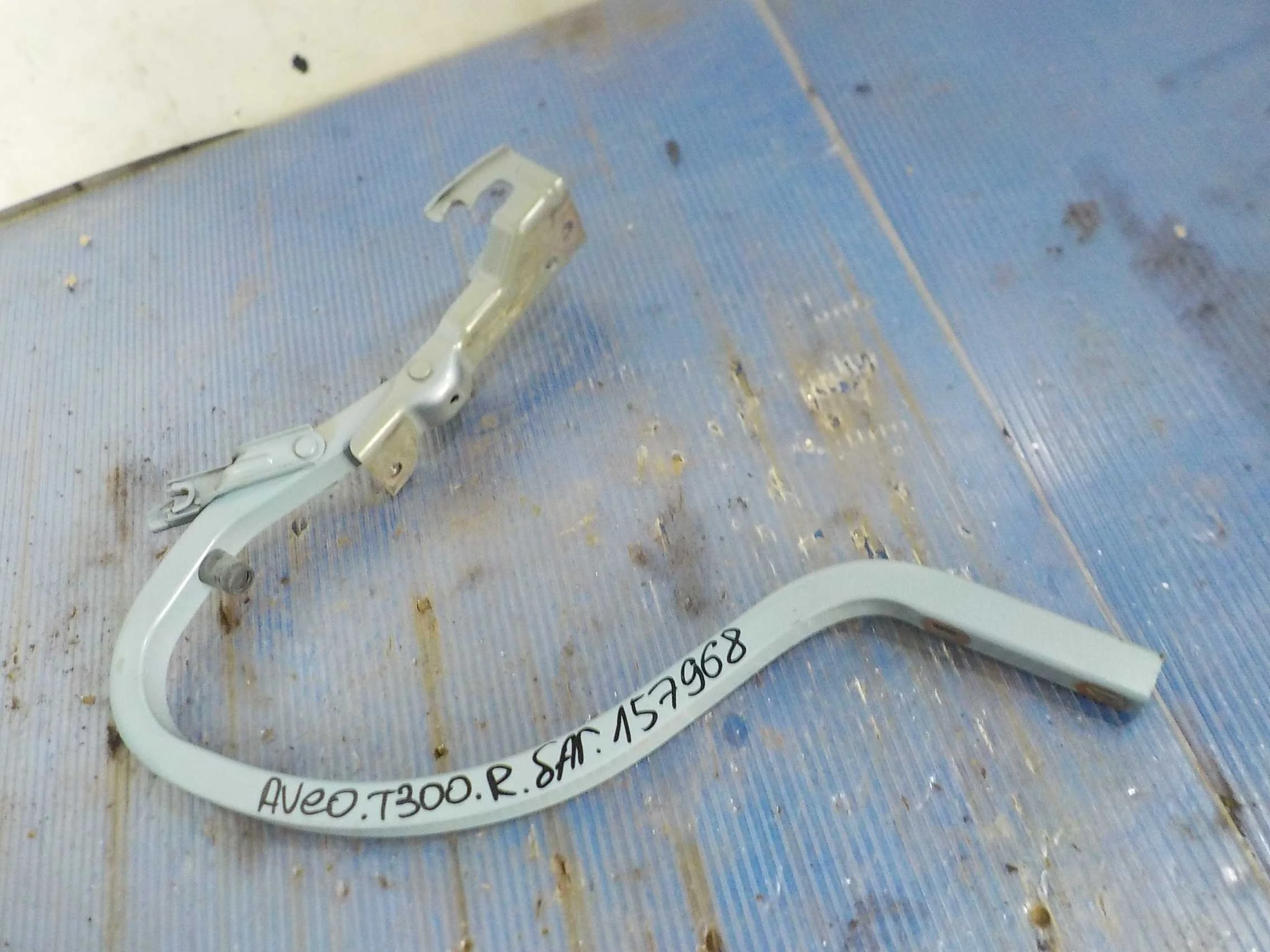 Петля крышки багажника Chevrolet Aveo II (2011—2020)  Право