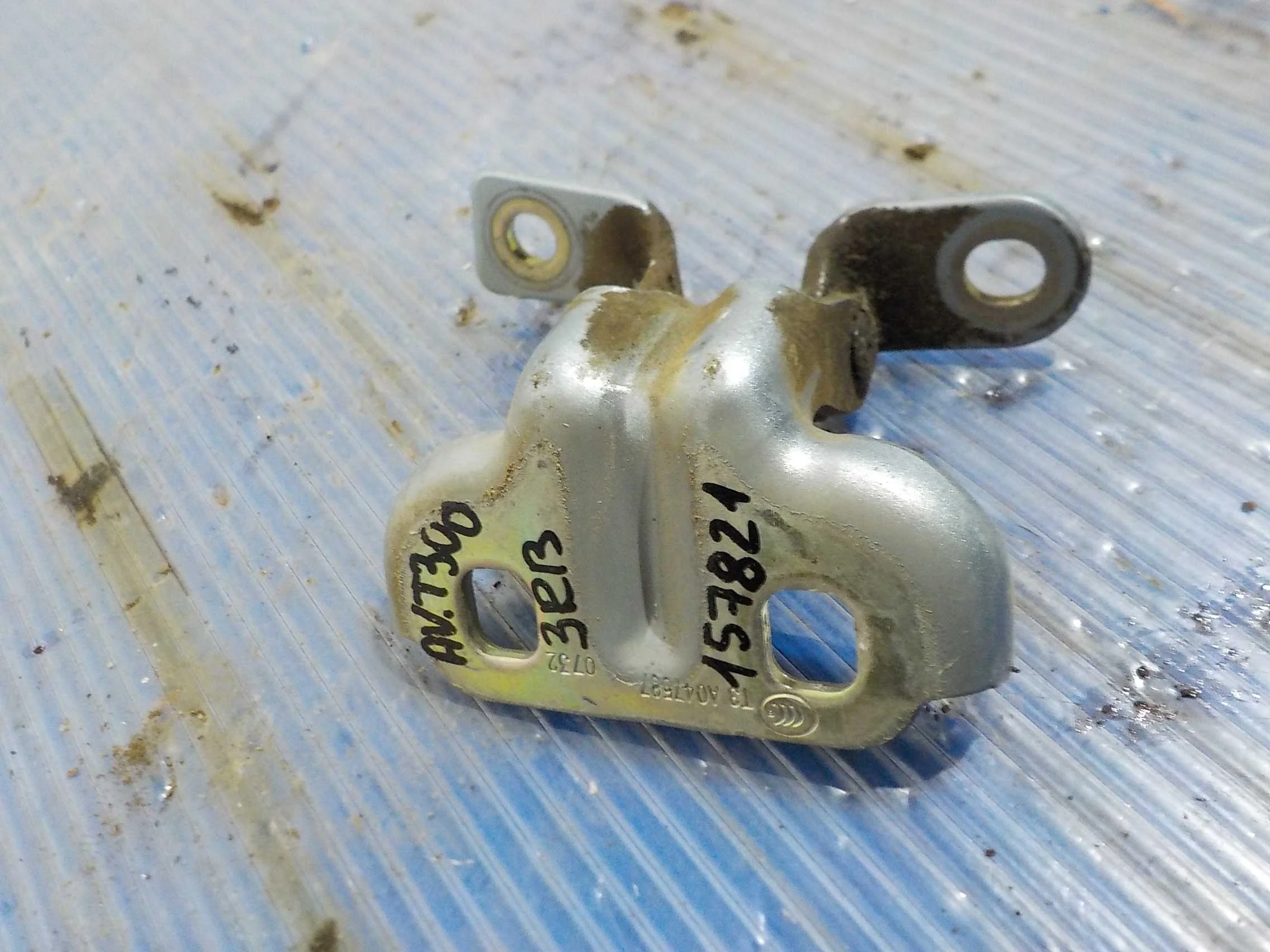 Петля двери Chevrolet Aveo II (2011—2020) Зад Право Верх