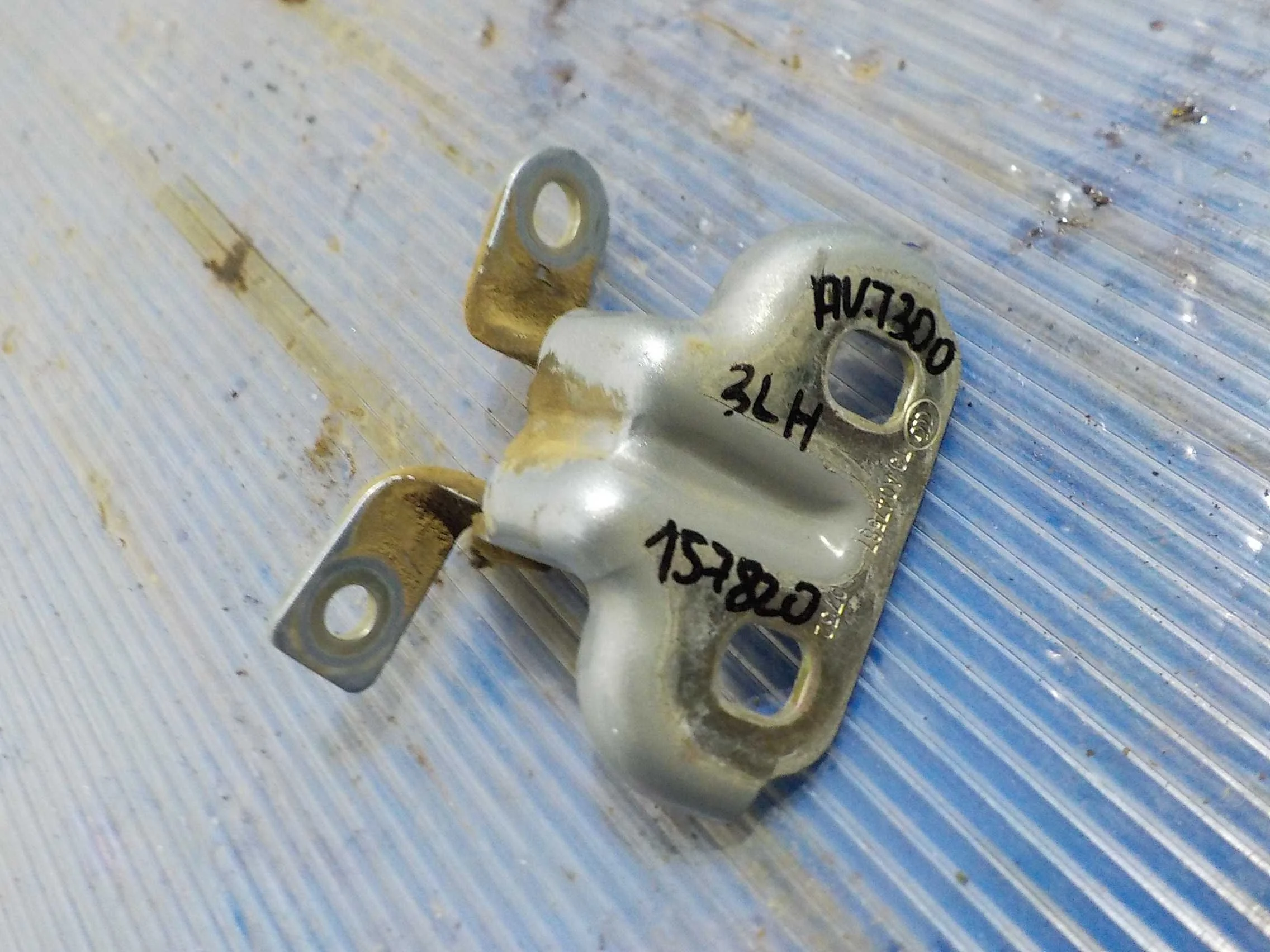 Петля двери Chevrolet Aveo II (2011—2020) Зад Лево Низ