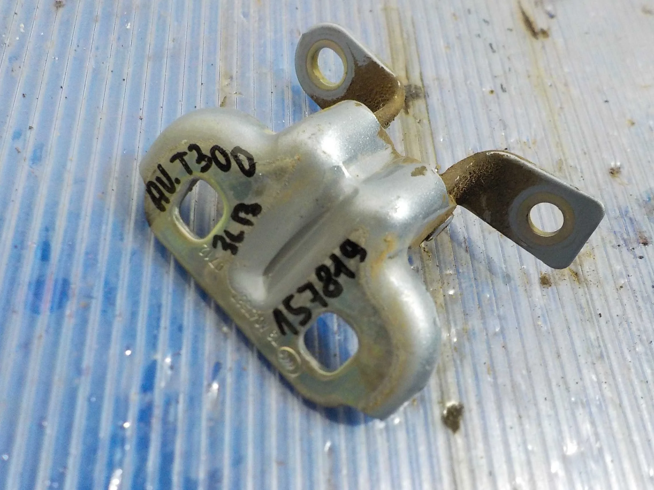 Петля двери Chevrolet Aveo II (2011—2020) Зад Лево Верх