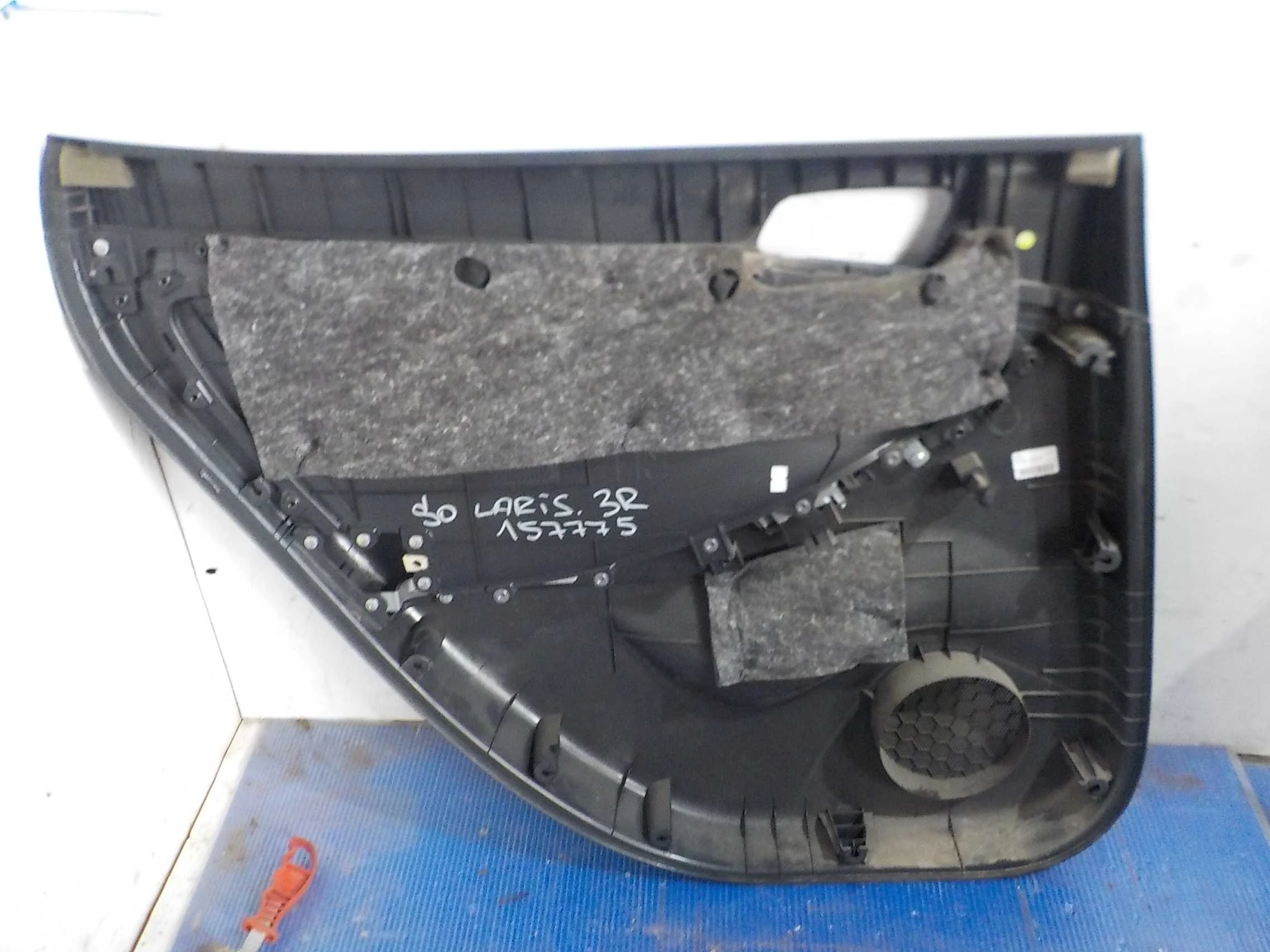 Обшивка двери Hyundai Solaris I (2010—2014) Зад Право