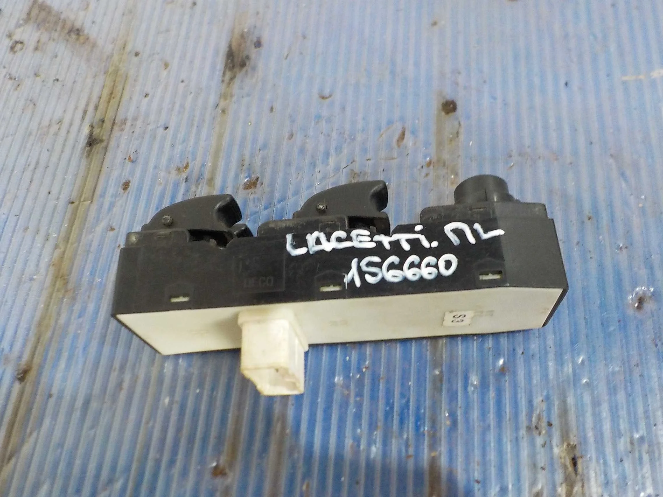 клавиши стеклоподъемников Chevrolet Lacetti I (2004—2013) Перед Лево