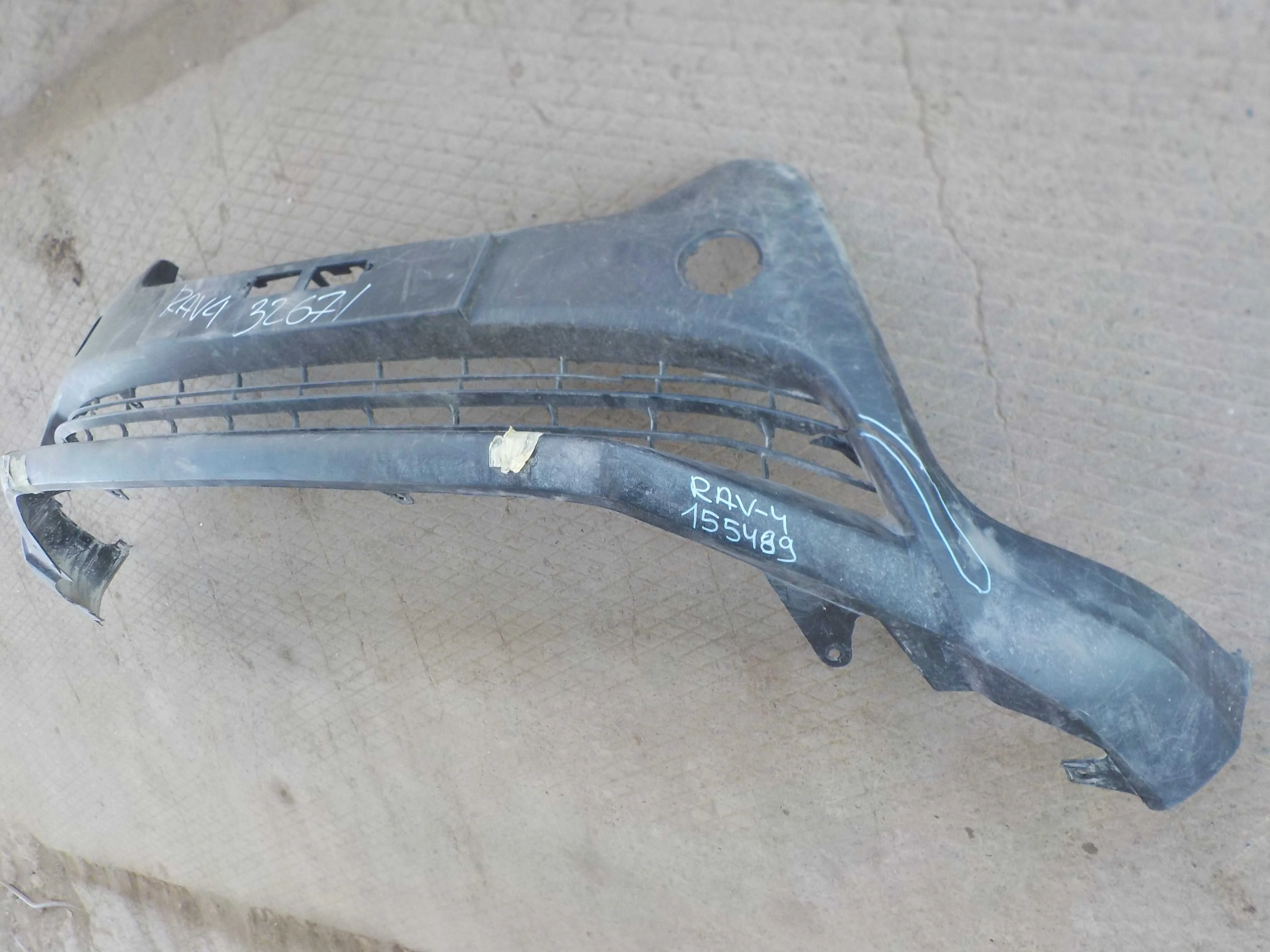 накладка на бампер Toyota RAV4 IV (2012—2015) Перед