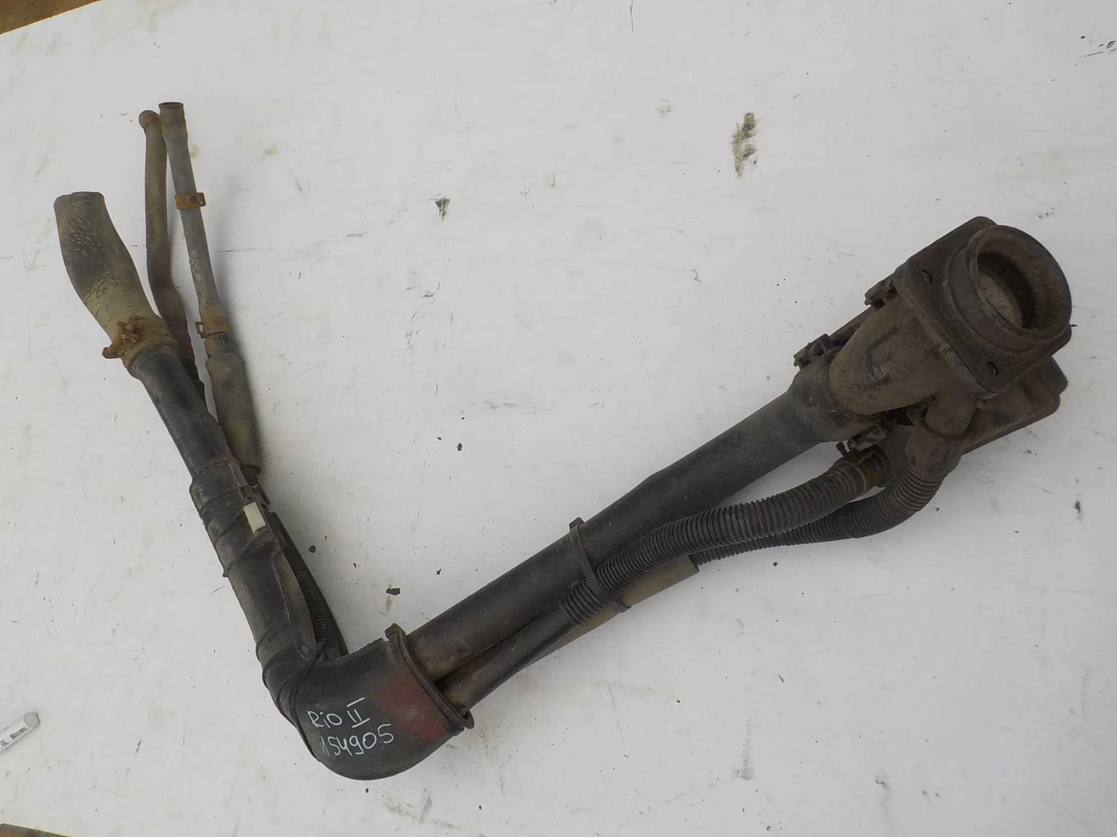 Горловина топливного бака Kia Rio II рестайлинг (2009—2011)