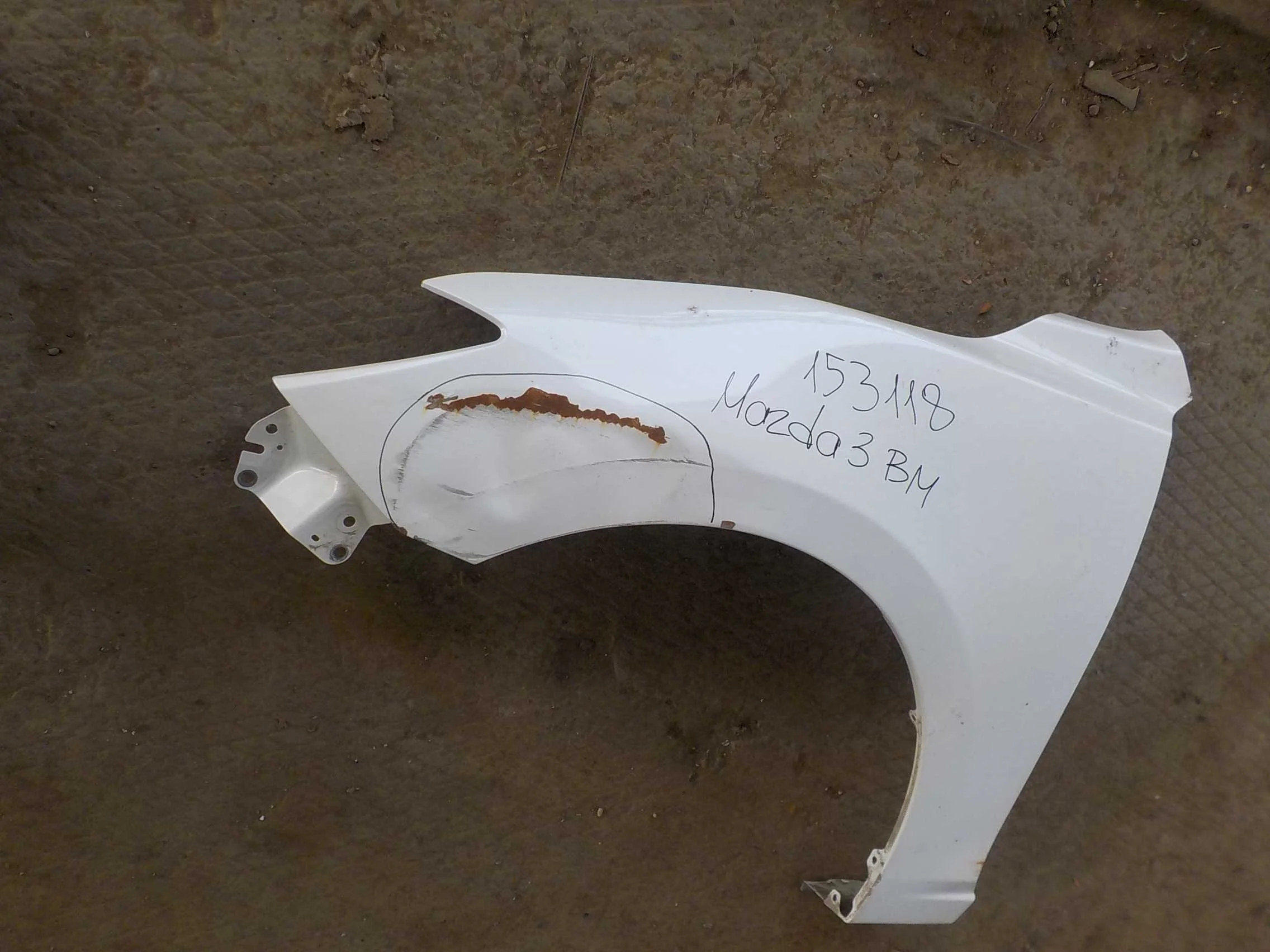 Крыло Mazda 3 BM (2013—2016) Перед Лево
